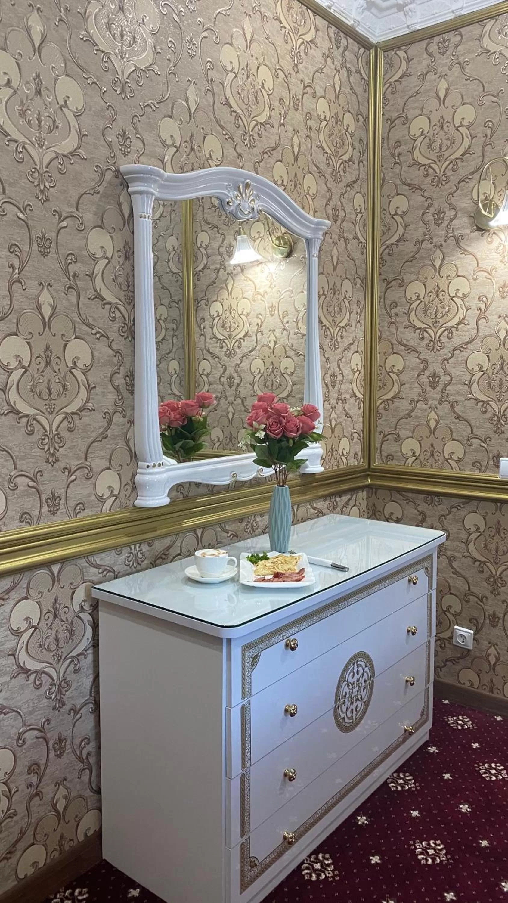 Bathroom, Coffee/Tea Facilities in Lion Hotel