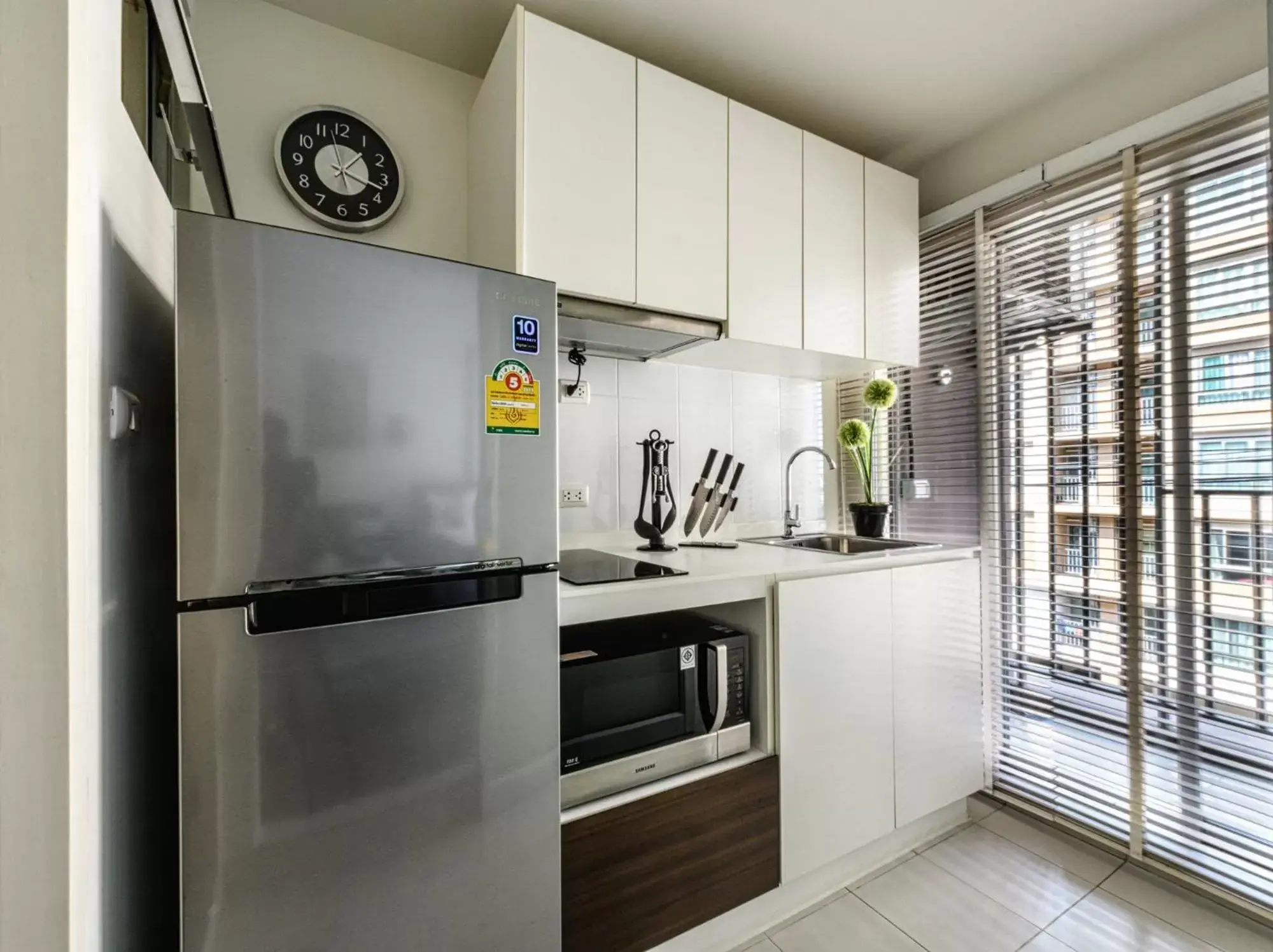 Kitchen or kitchenette, Kitchen/Kitchenette in First Choice Suites SHA Plus Extra