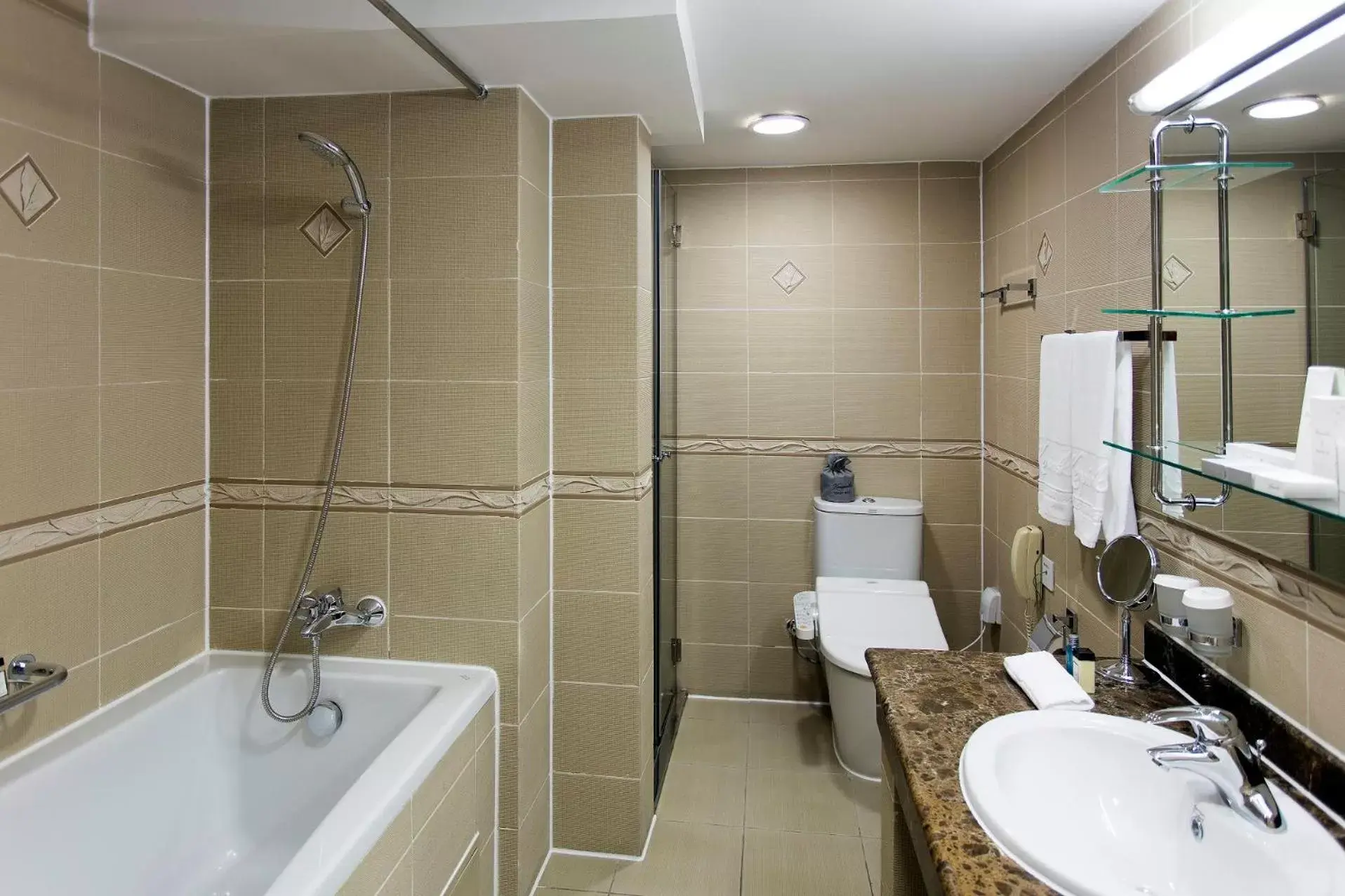 Hot Tub, Bathroom in Kempinski Hotel Khan Palace