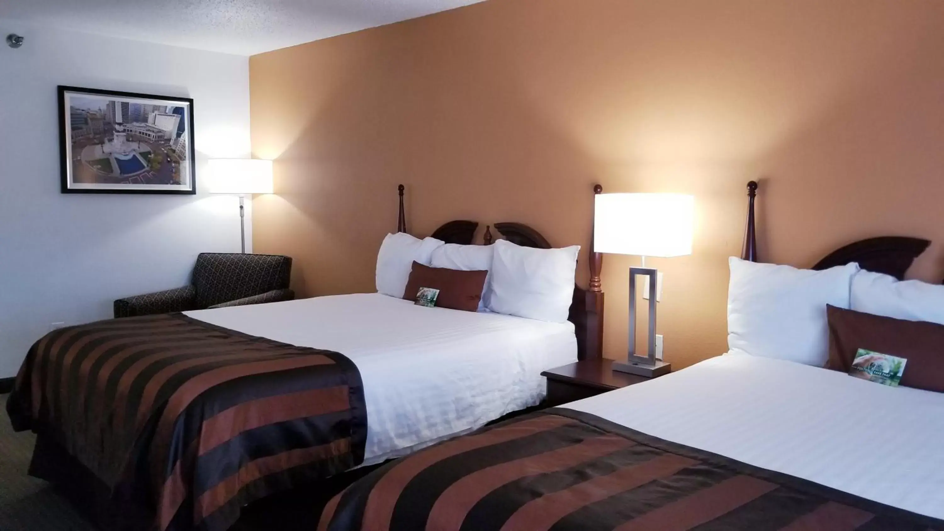 Bed in Wingate by Wyndham Airport - Rockville Road