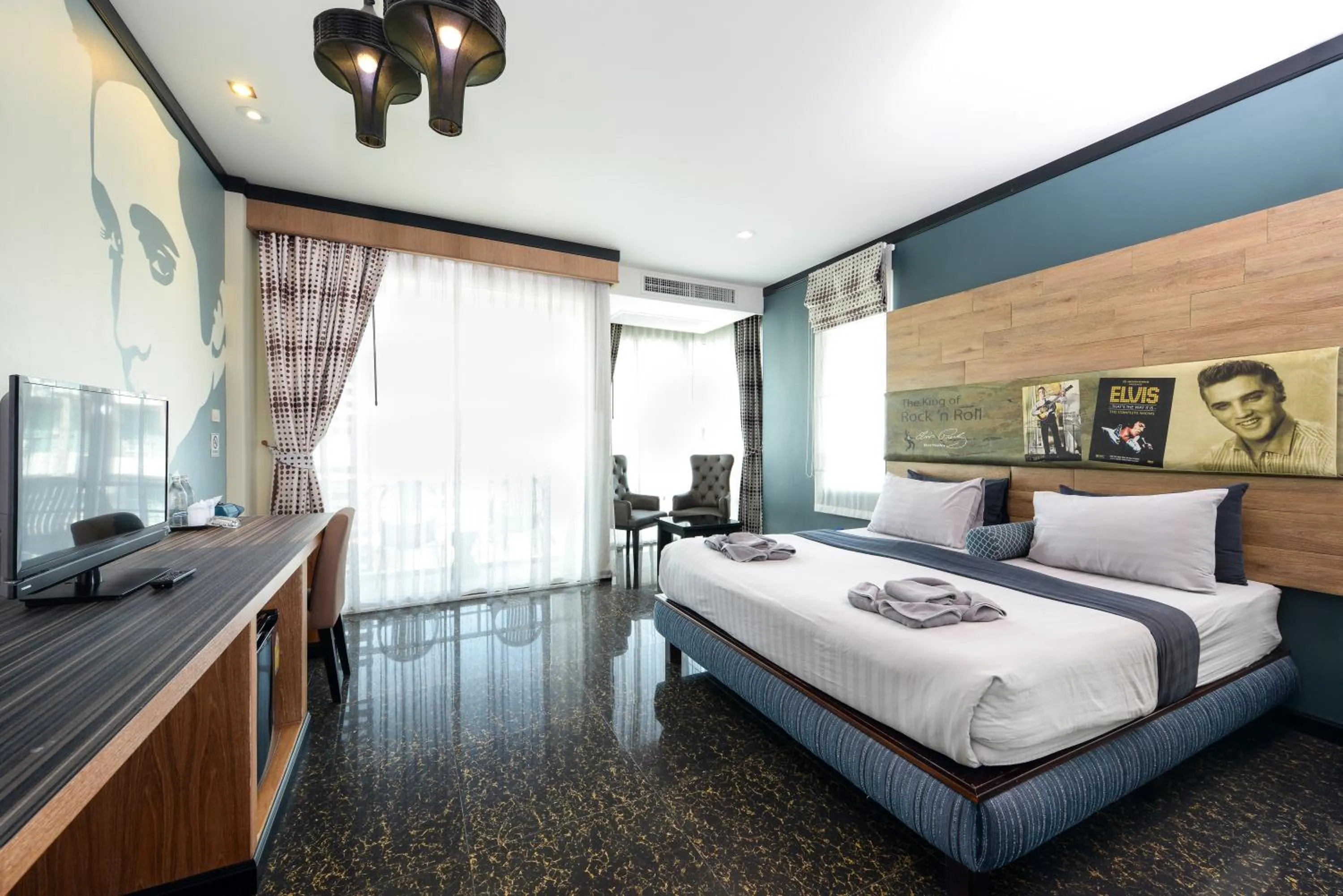 Bed in The River Scene