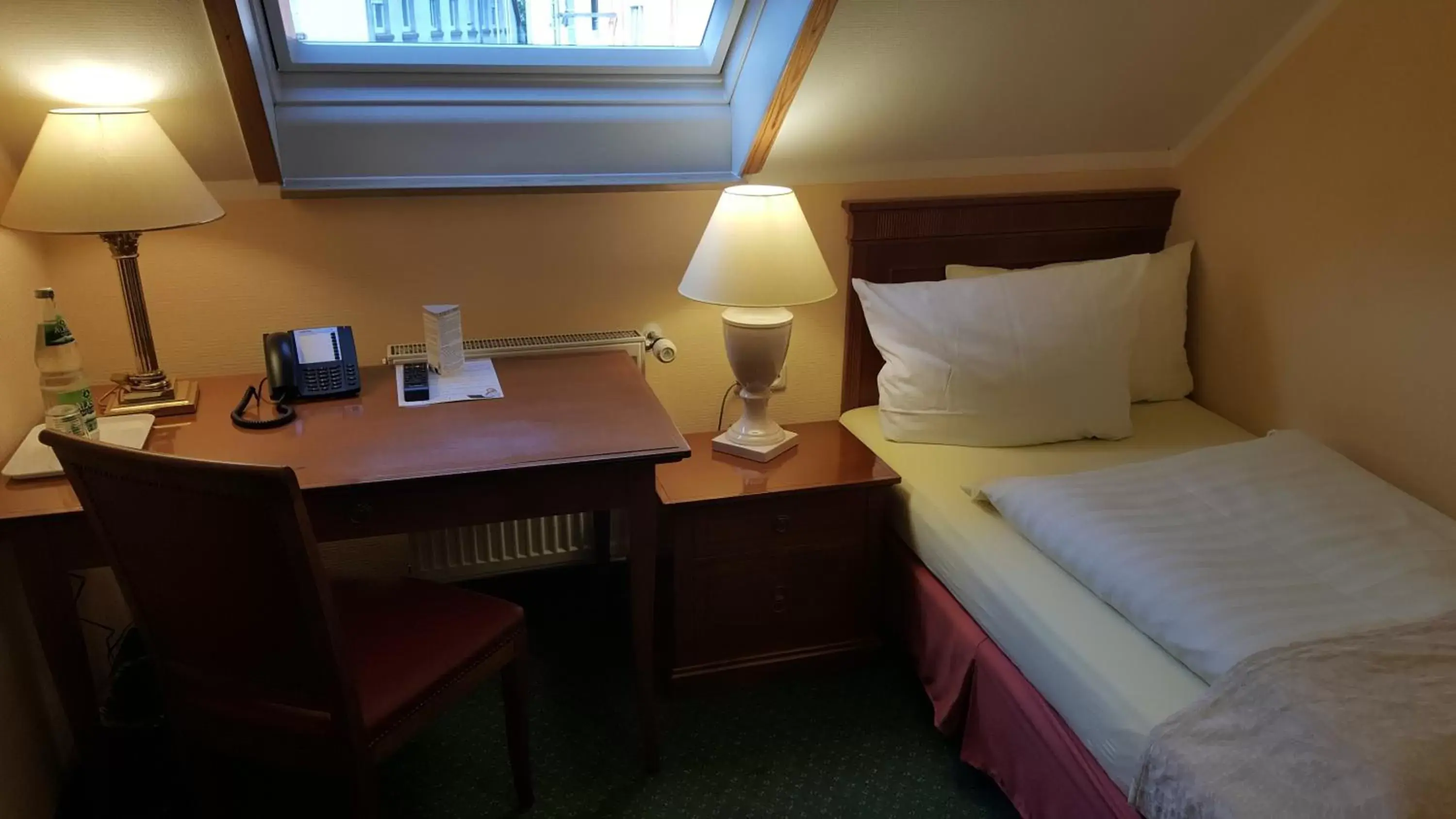 Bedroom, Bed in Hotel Residenz Stockstadt
