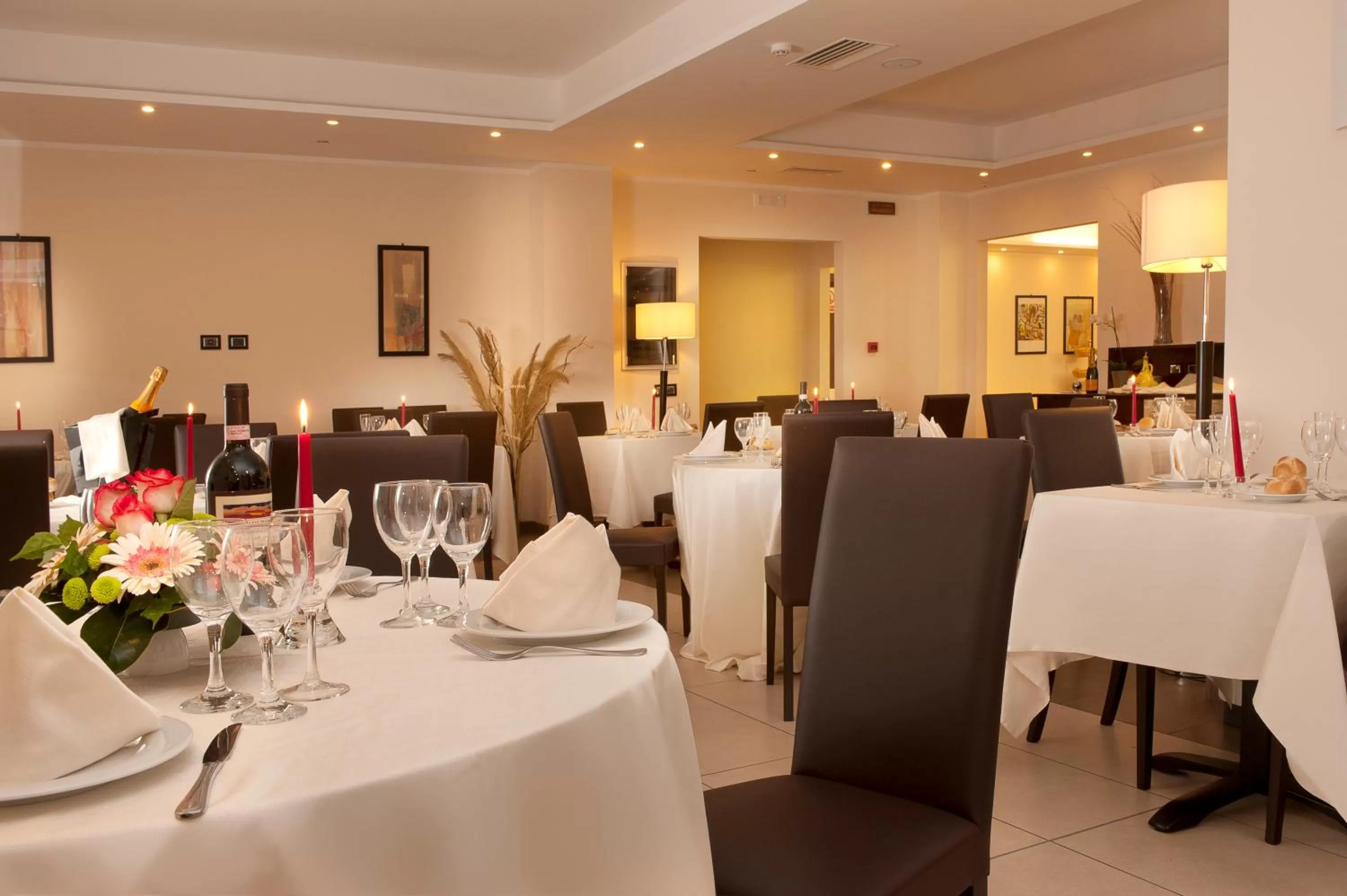 Restaurant/places to eat in Cardinal Hotel St. Peter