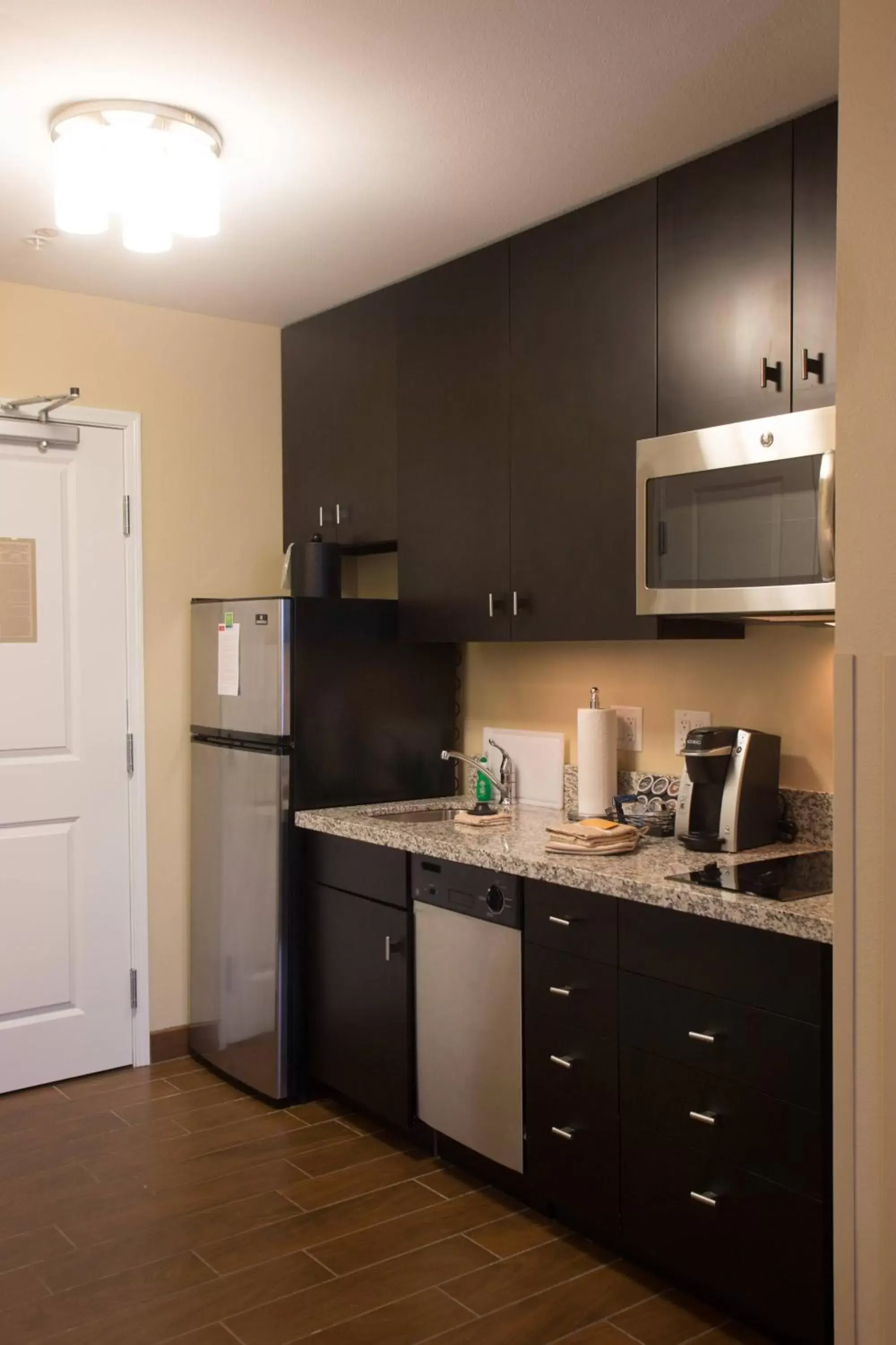 Kitchen or kitchenette, Kitchen/Kitchenette in TownePlace Suites by Marriott Lincoln North