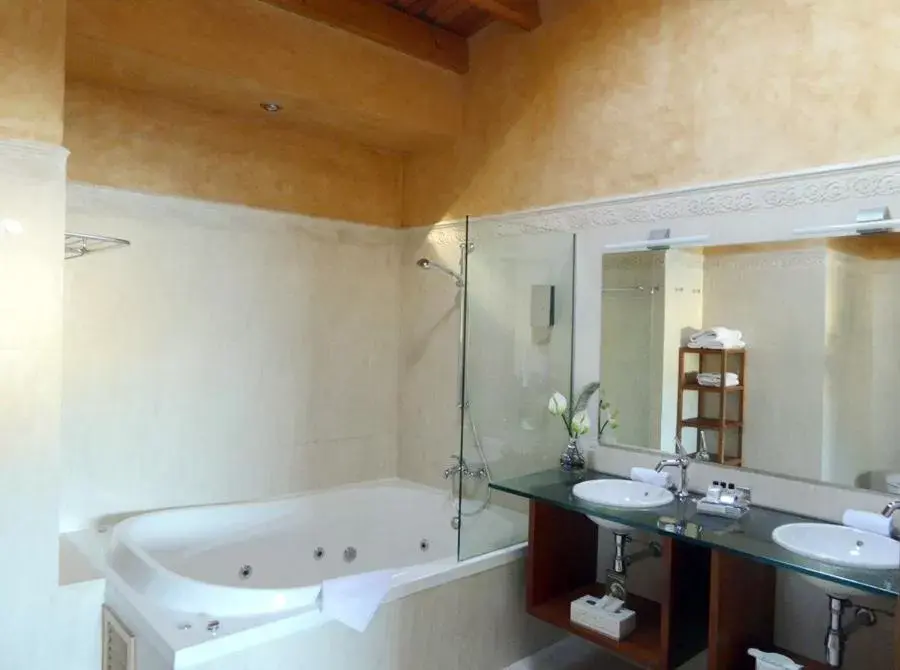 Shower, Bathroom in Estela Barcelona