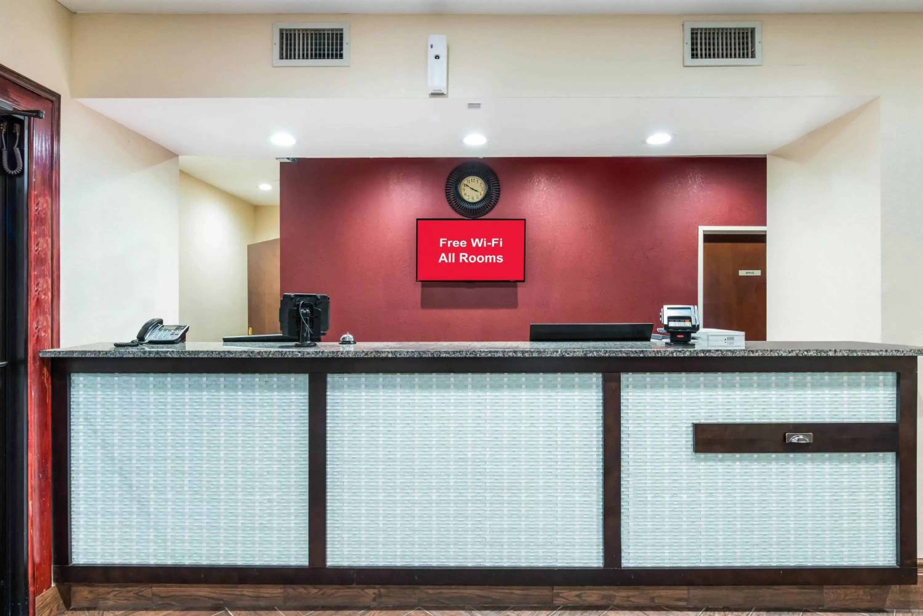 Lobby or reception in Red Roof Inn & Suites Monee Lobby or reception in Red Roof Inn & Suites Monee