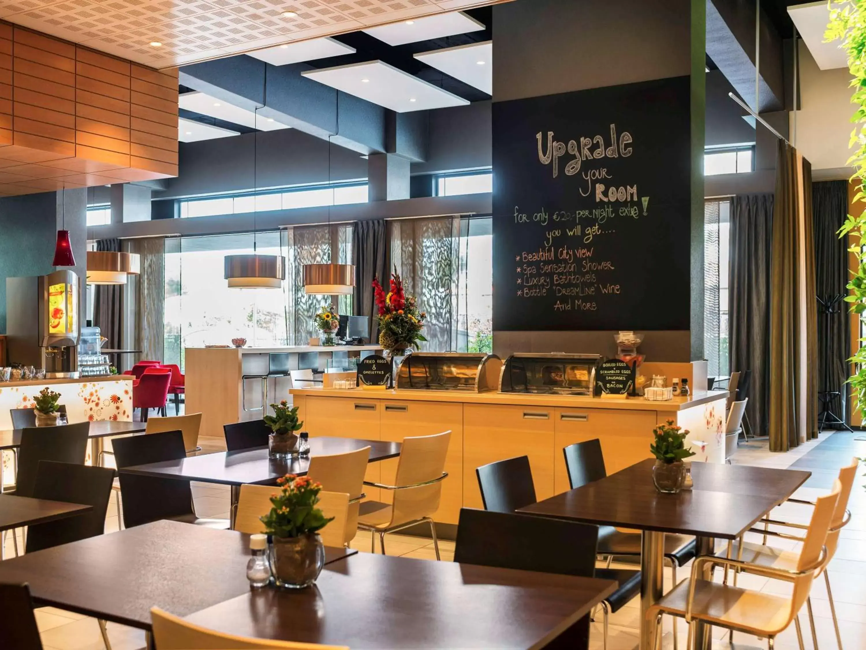 Restaurant/Places to Eat in ibis Leiden Centre
