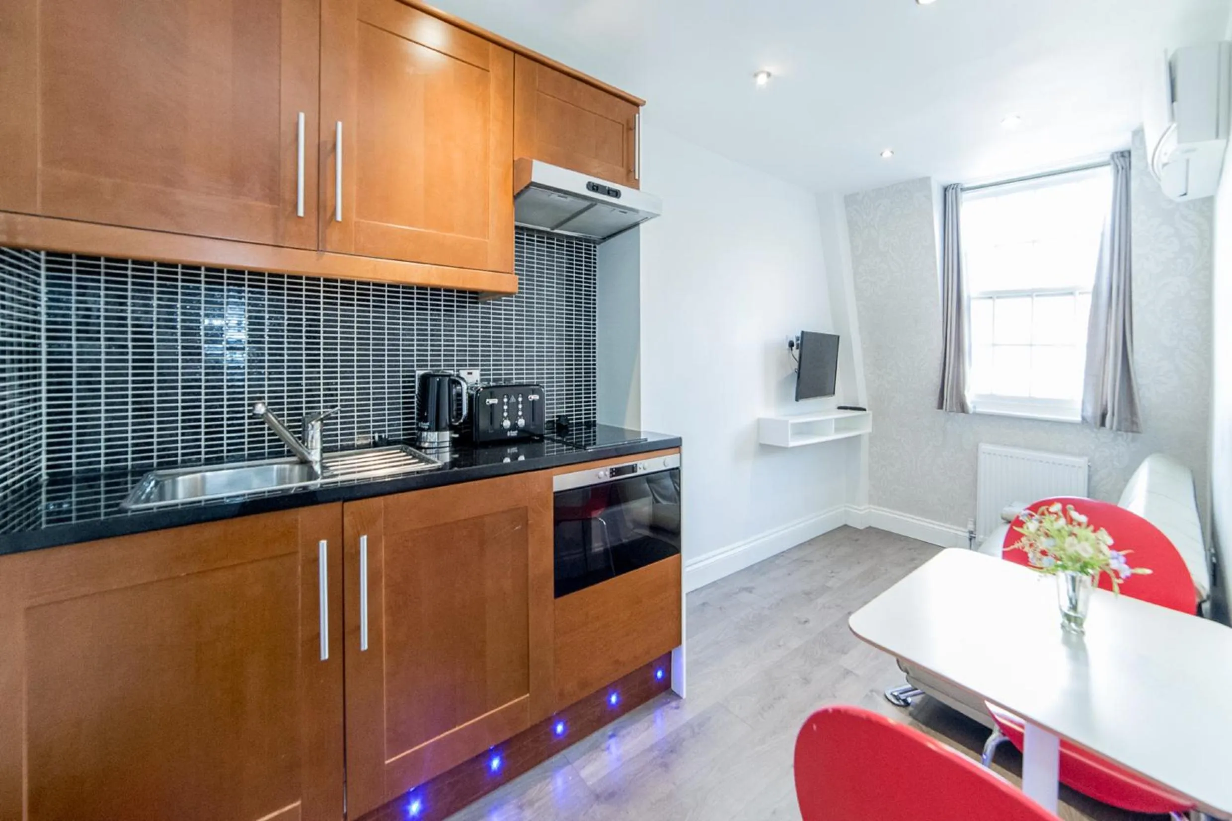 TV and multimedia in Imperial Court Suites