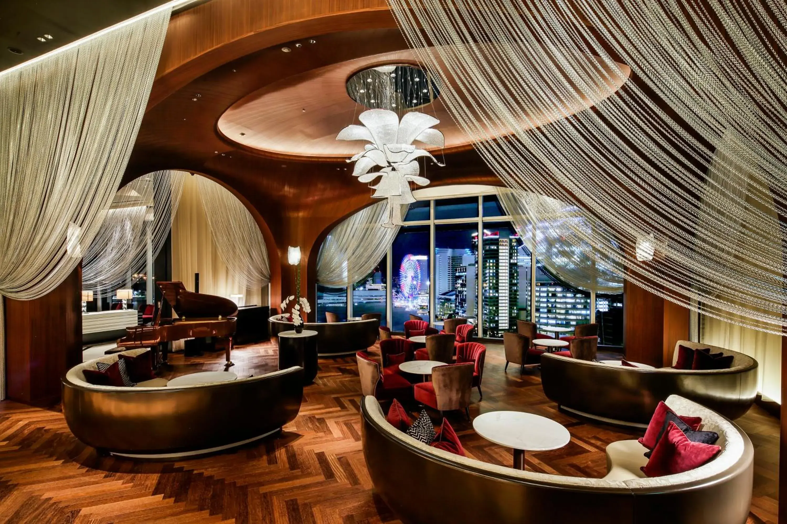 Restaurant/places to eat, Lounge/Bar in The Kahala Hotel & Resort Yokohama