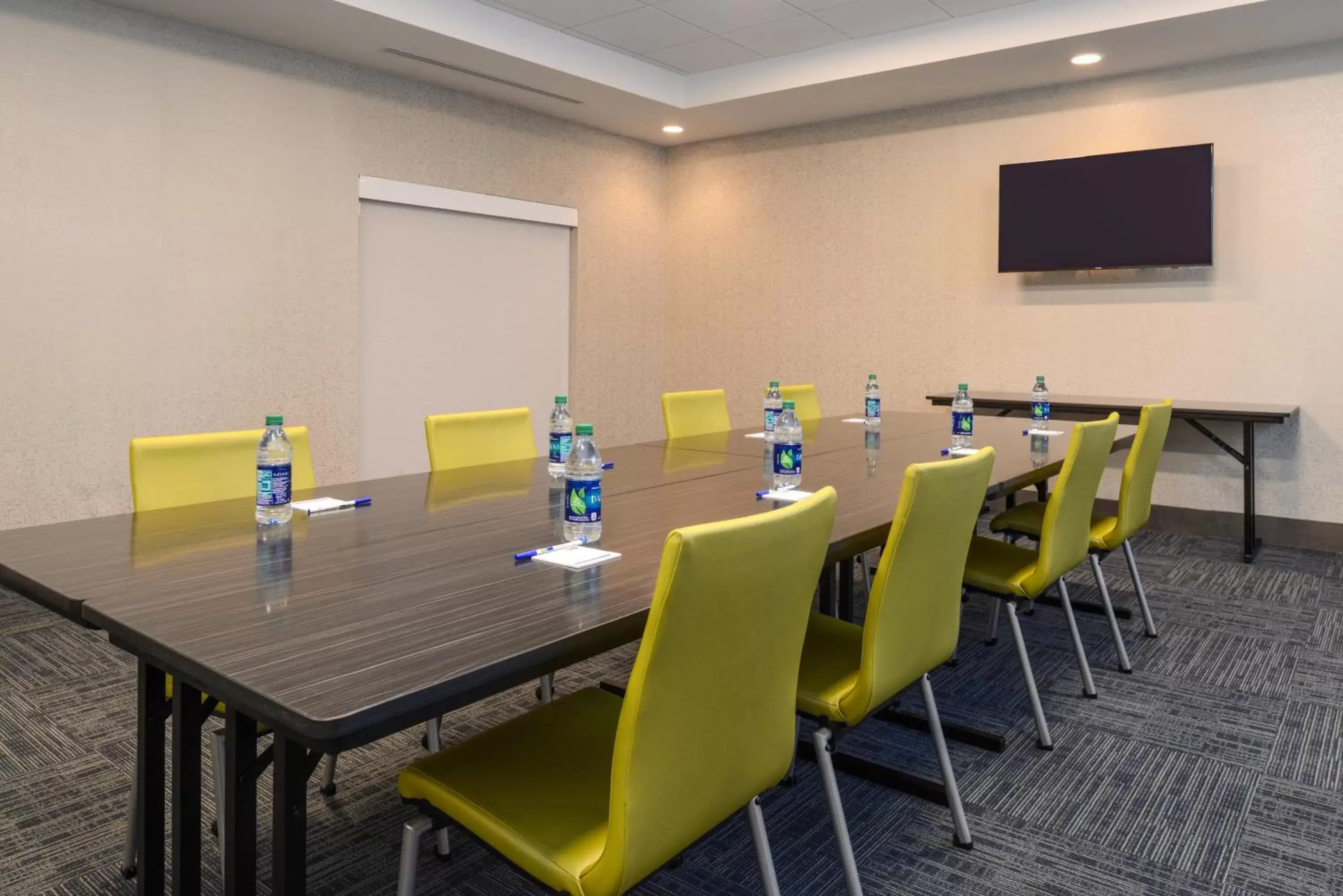 Meeting/conference room in Holiday Inn Express & Suites - St. Petersburg - Madeira Beach, an IHG Hotel