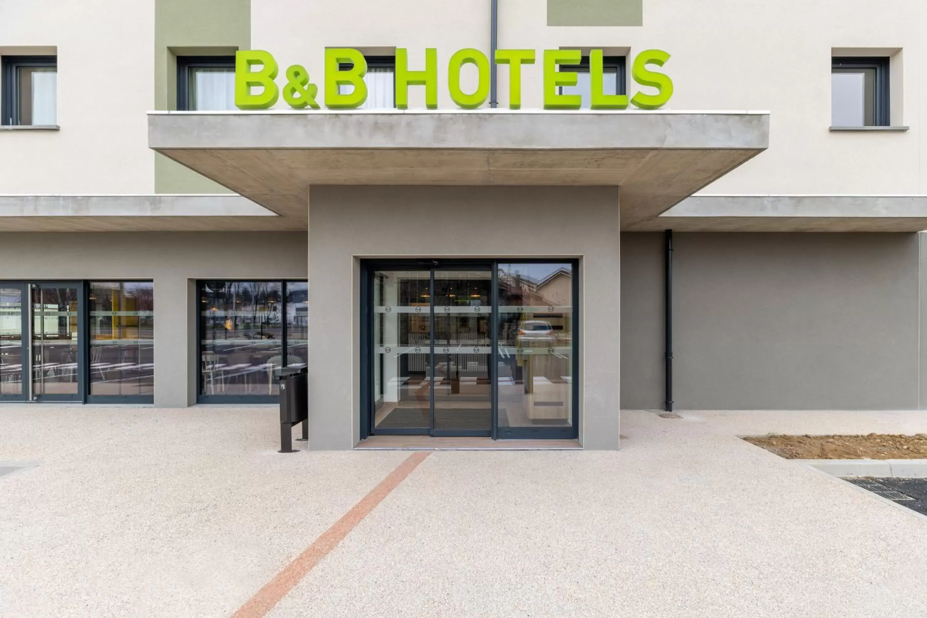 Facade/entrance in B&B HOTELS Bourg-en-Bresse Viriat