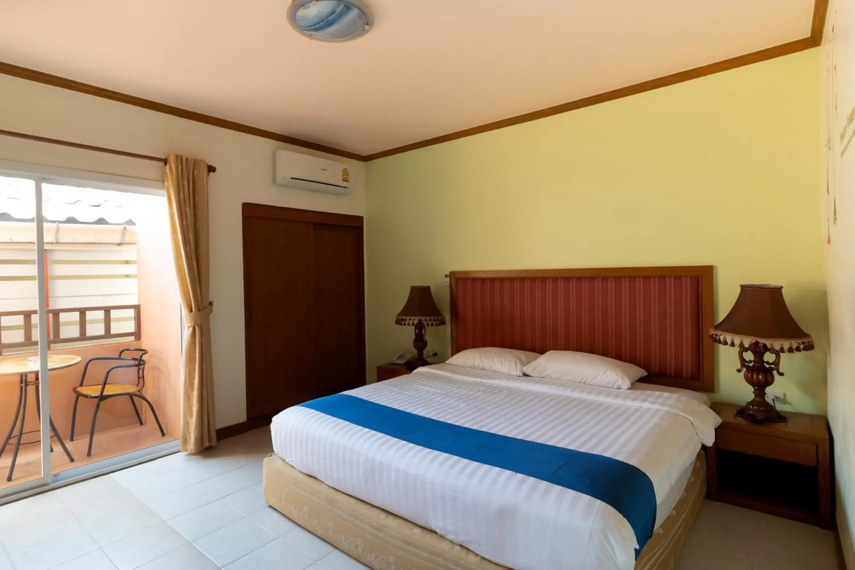 Bedroom, Bed in Thipurai Beach Hotel