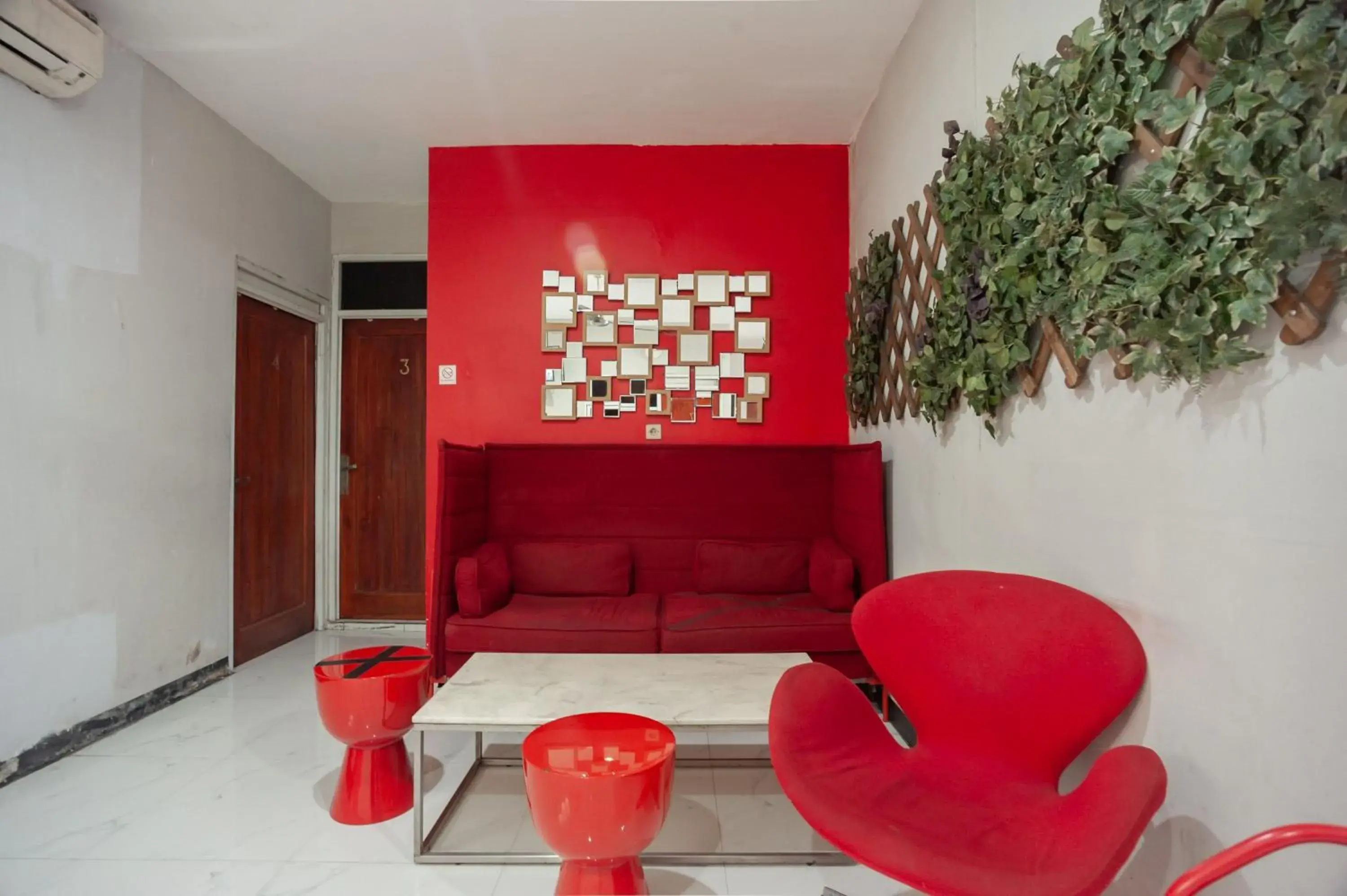 Living room, Lobby/Reception in RedDoorz Plus near Mall Kelapa Gading