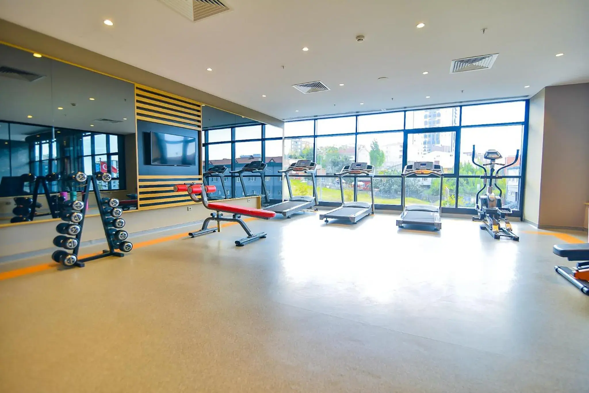 Fitness centre/facilities, Fitness Center/Facilities in QUA COMFORT HOTEL
