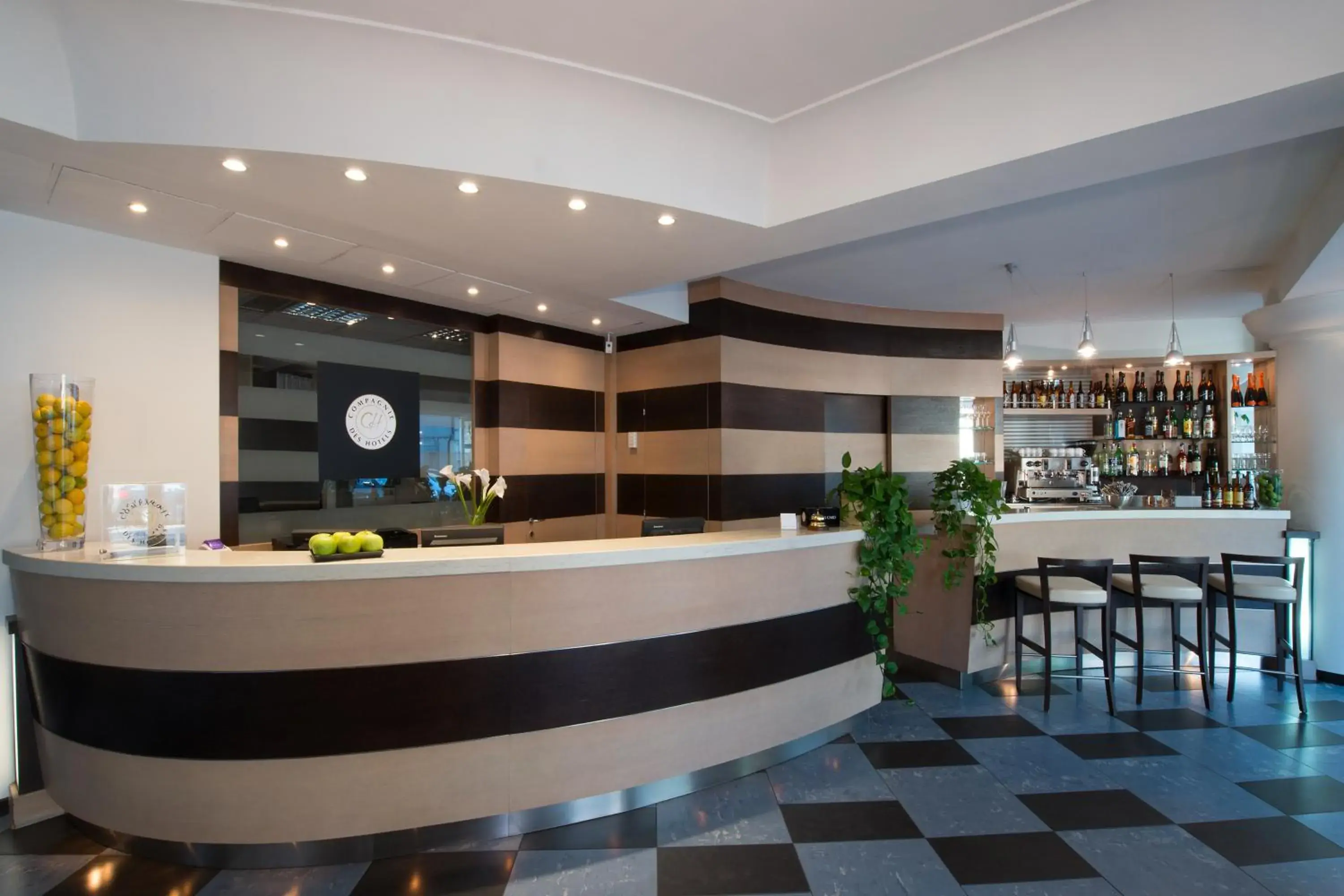 Lobby or reception, Lounge/Bar in CDH Hotel La Spezia