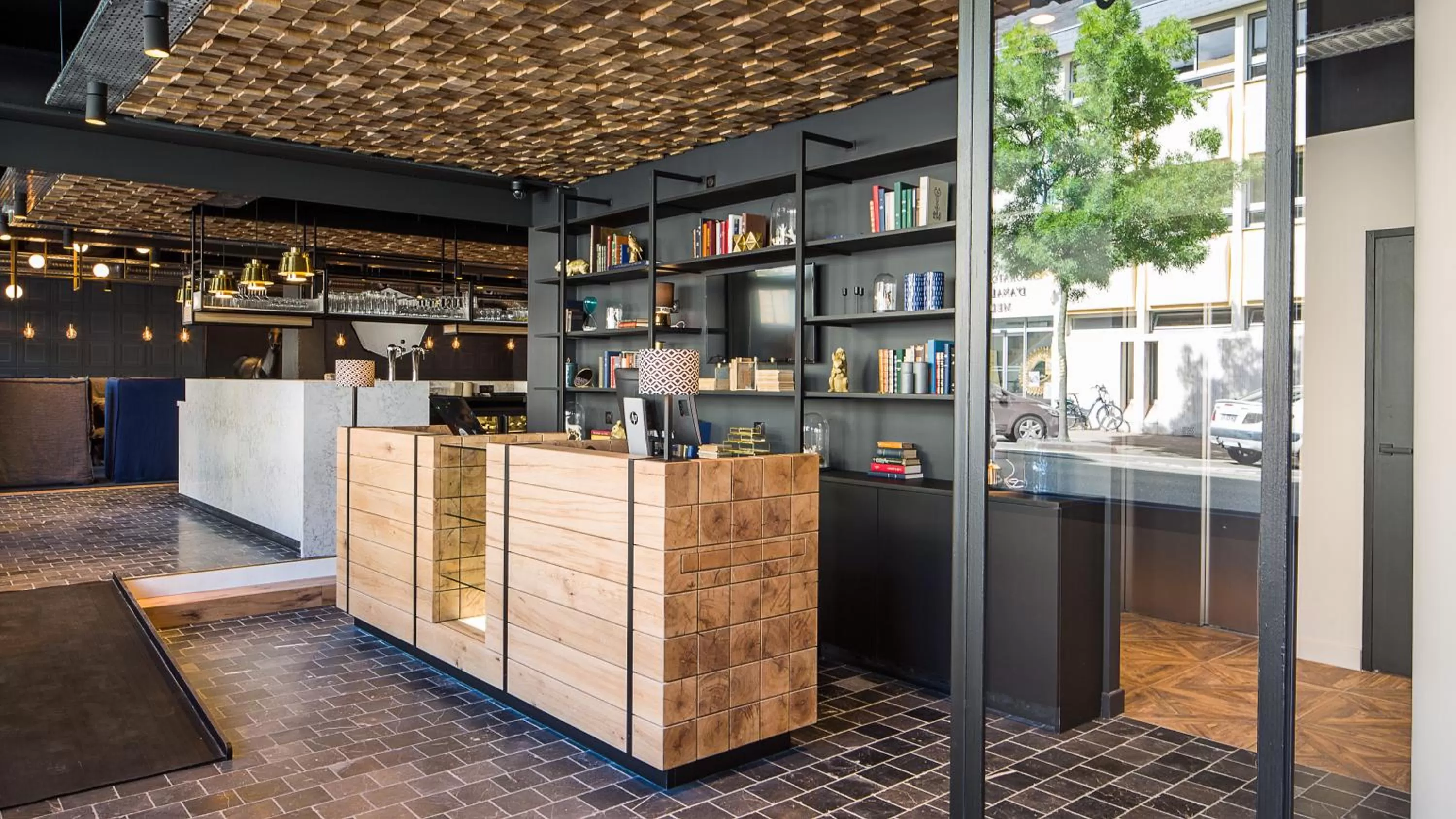 Lobby or reception in ibis Styles Laval Centre Gare