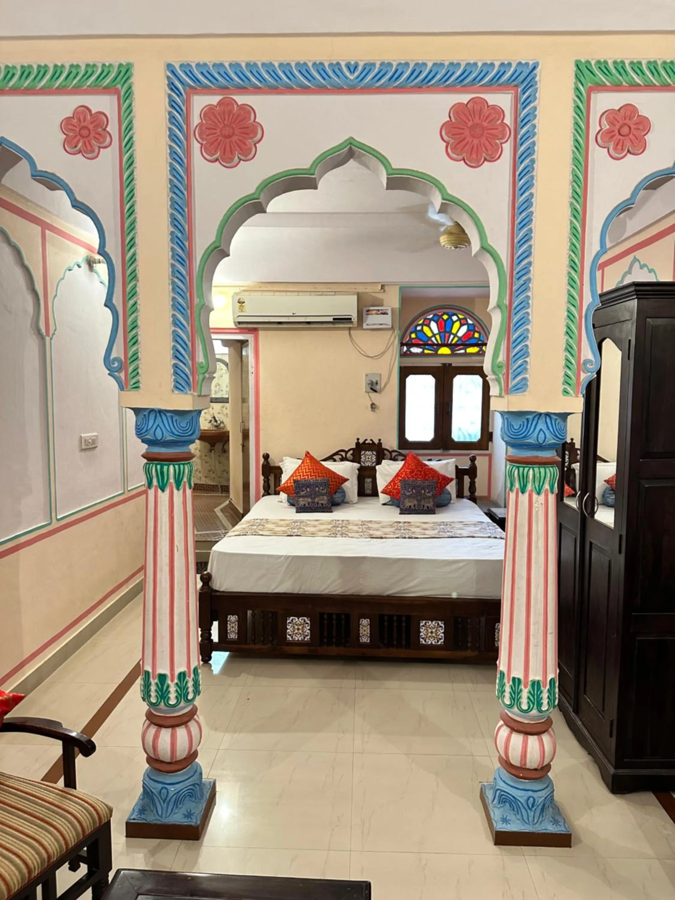 Bed in Rawla Mrignayani Palace