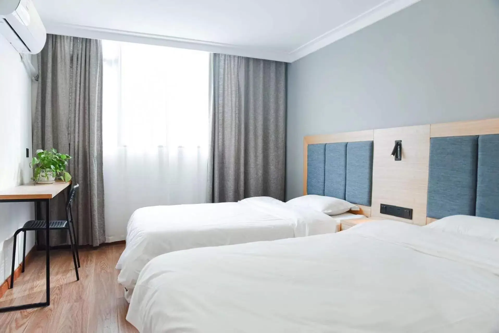 Comfort Twin Room in Travel light Guilin Comfort Twin Room in Travel light Guilin