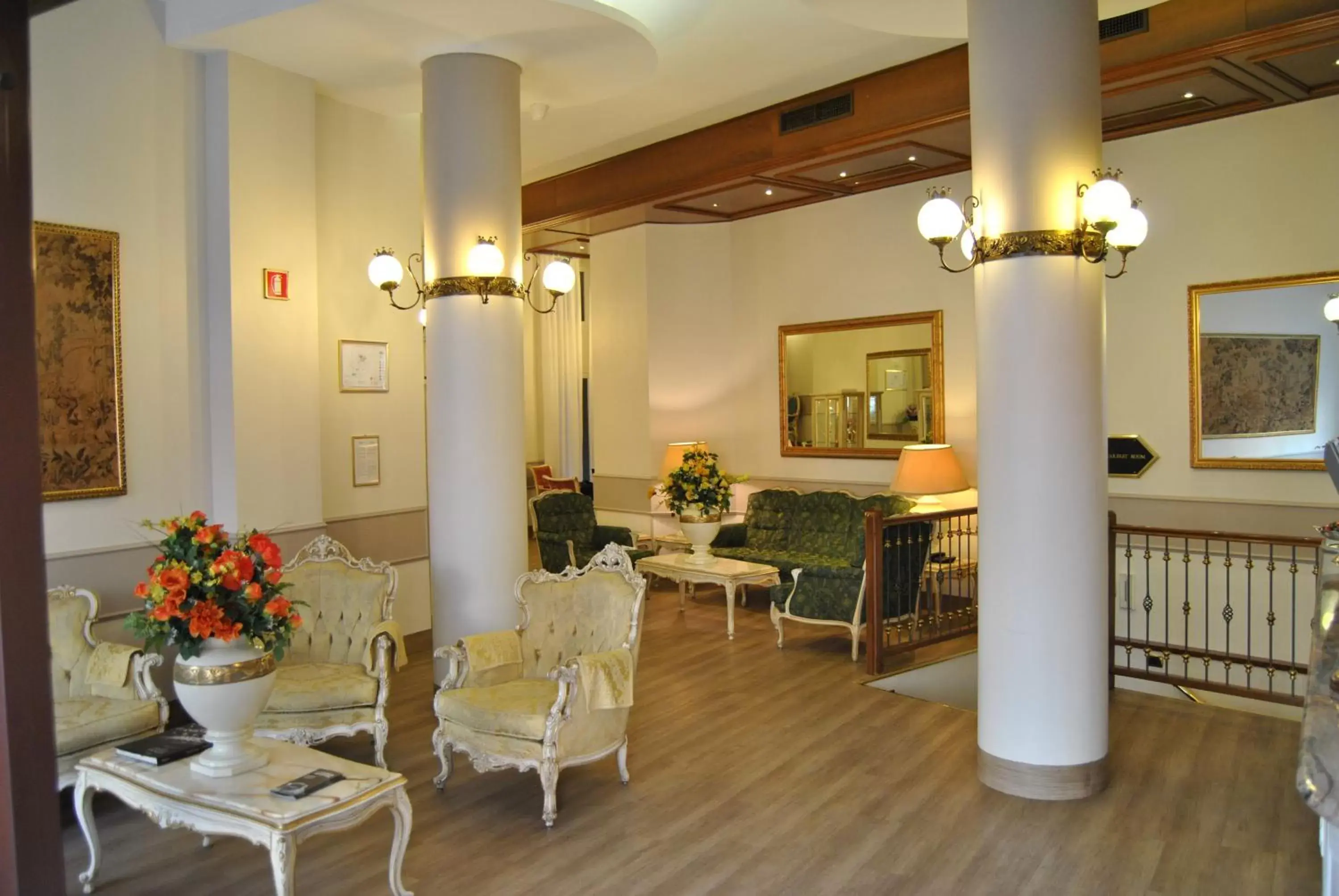 Lobby or reception, Restaurant/Places to Eat in Mokinba Hotels King