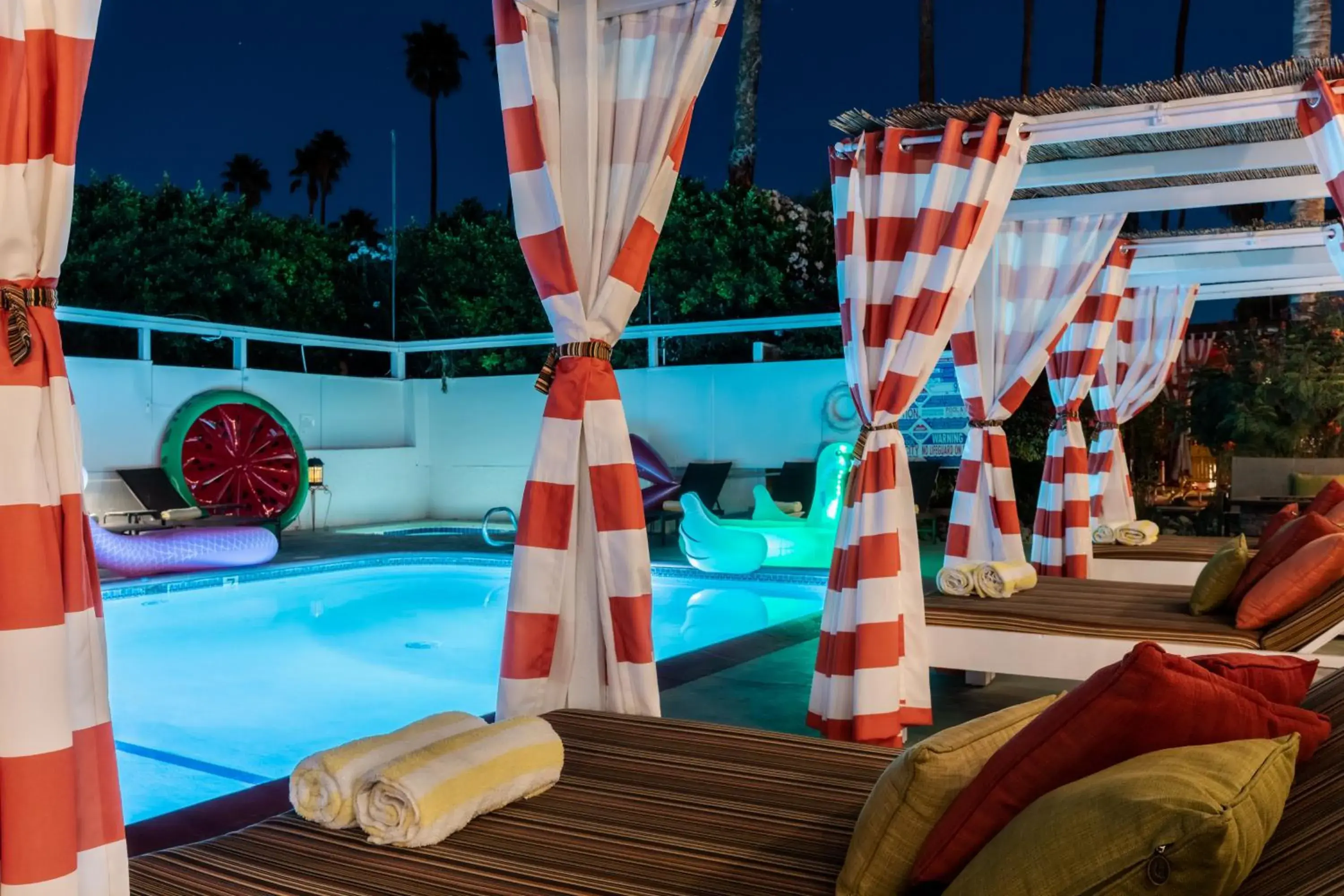 Seating area, Swimming Pool in Float Palm Springs