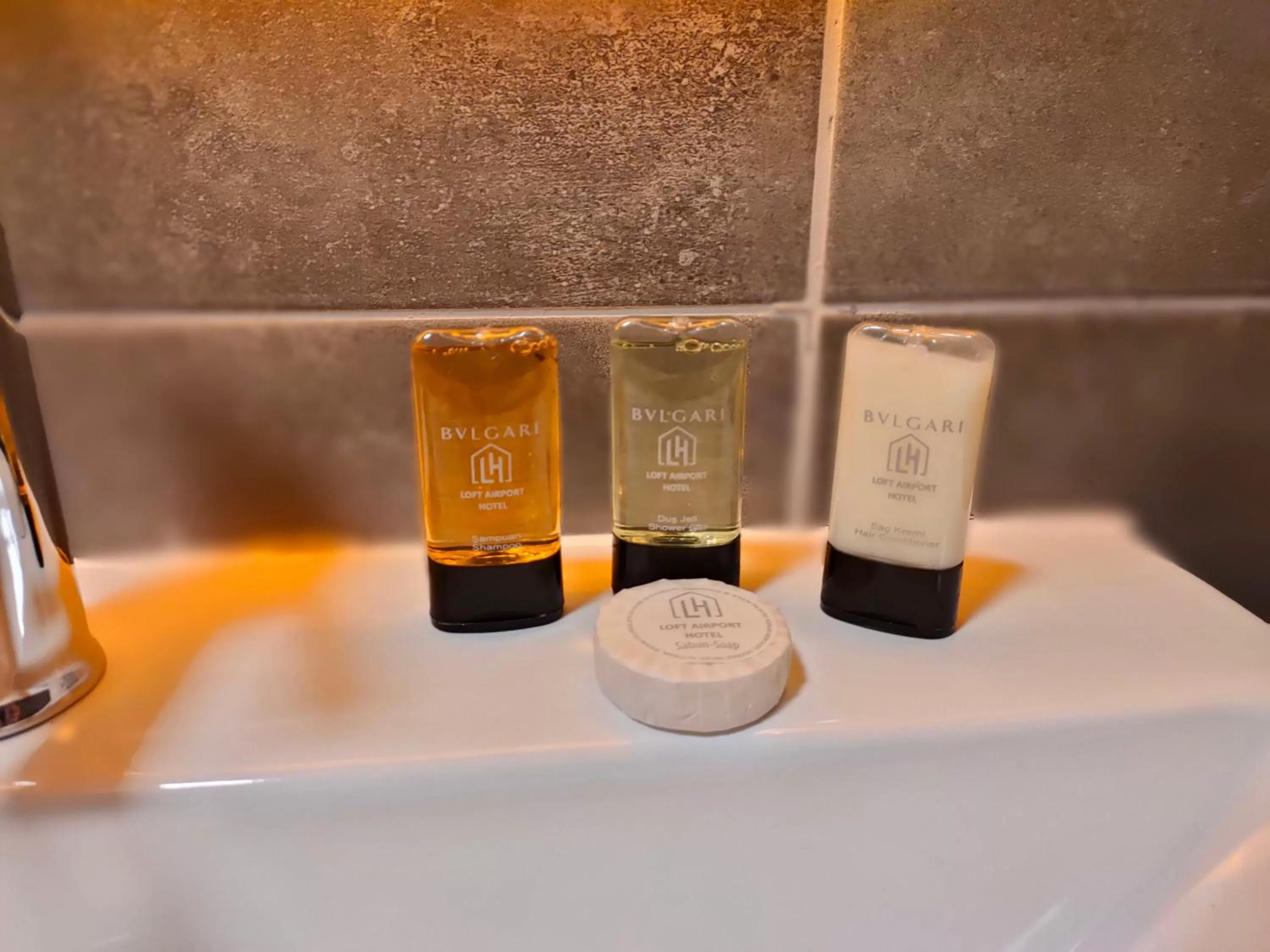 Deluxe Double or Twin Room in Airport Hotel & Private Trasportation İstanbul Airport-By Loft