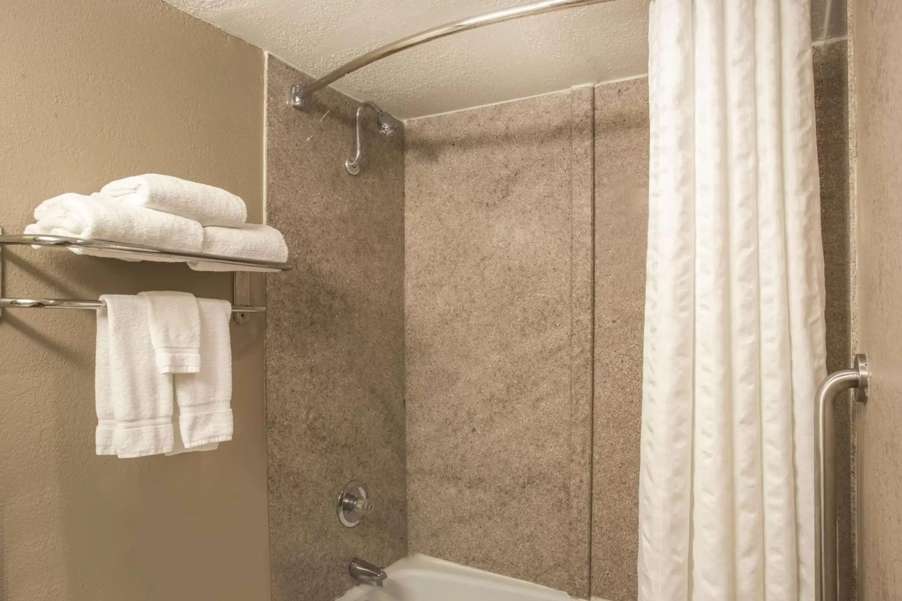 Photo of the whole room, Bathroom in La Quinta by Wyndham Indianapolis South