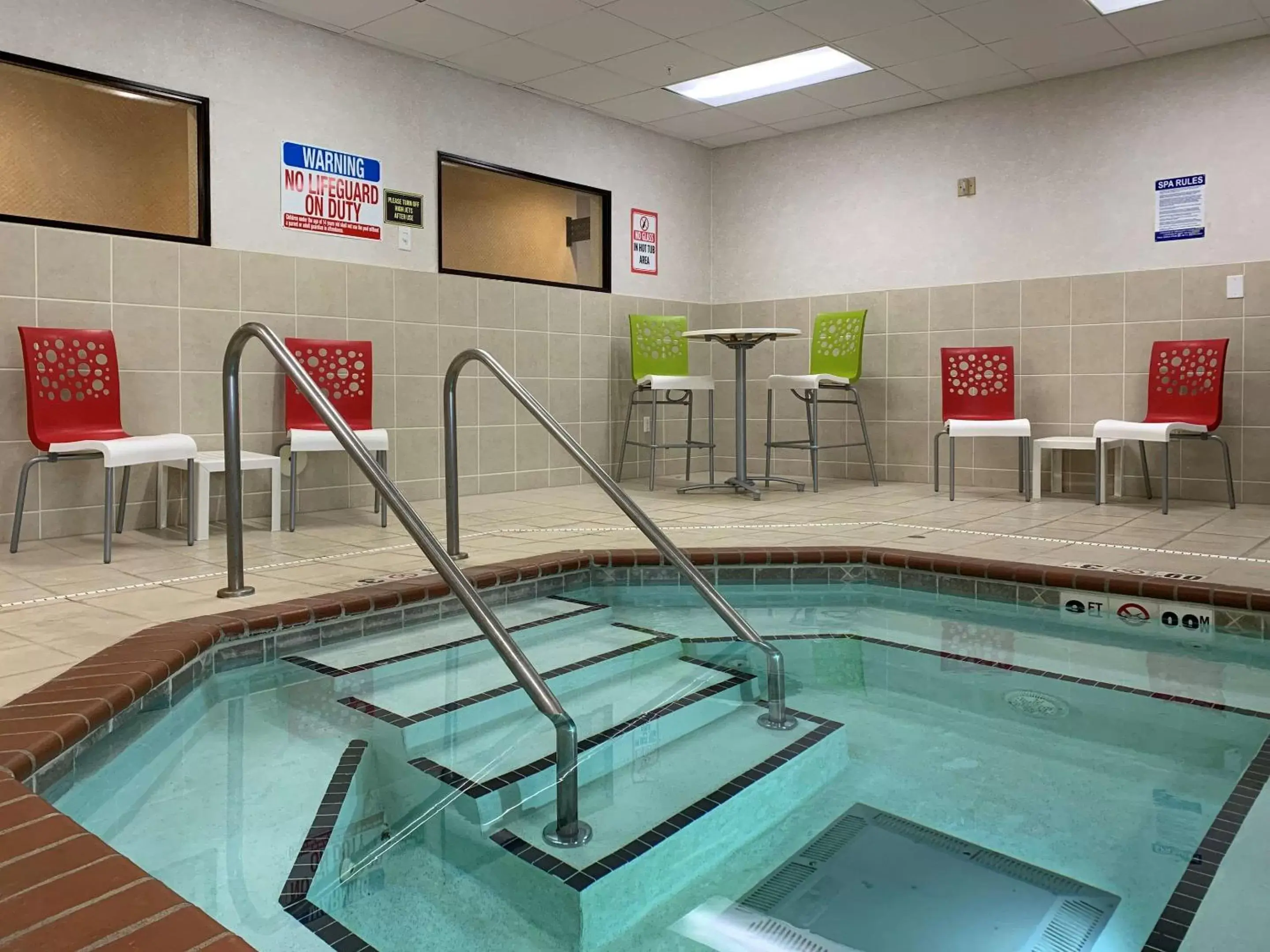 Activities, Swimming Pool in Comfort Inn Saint Paul East