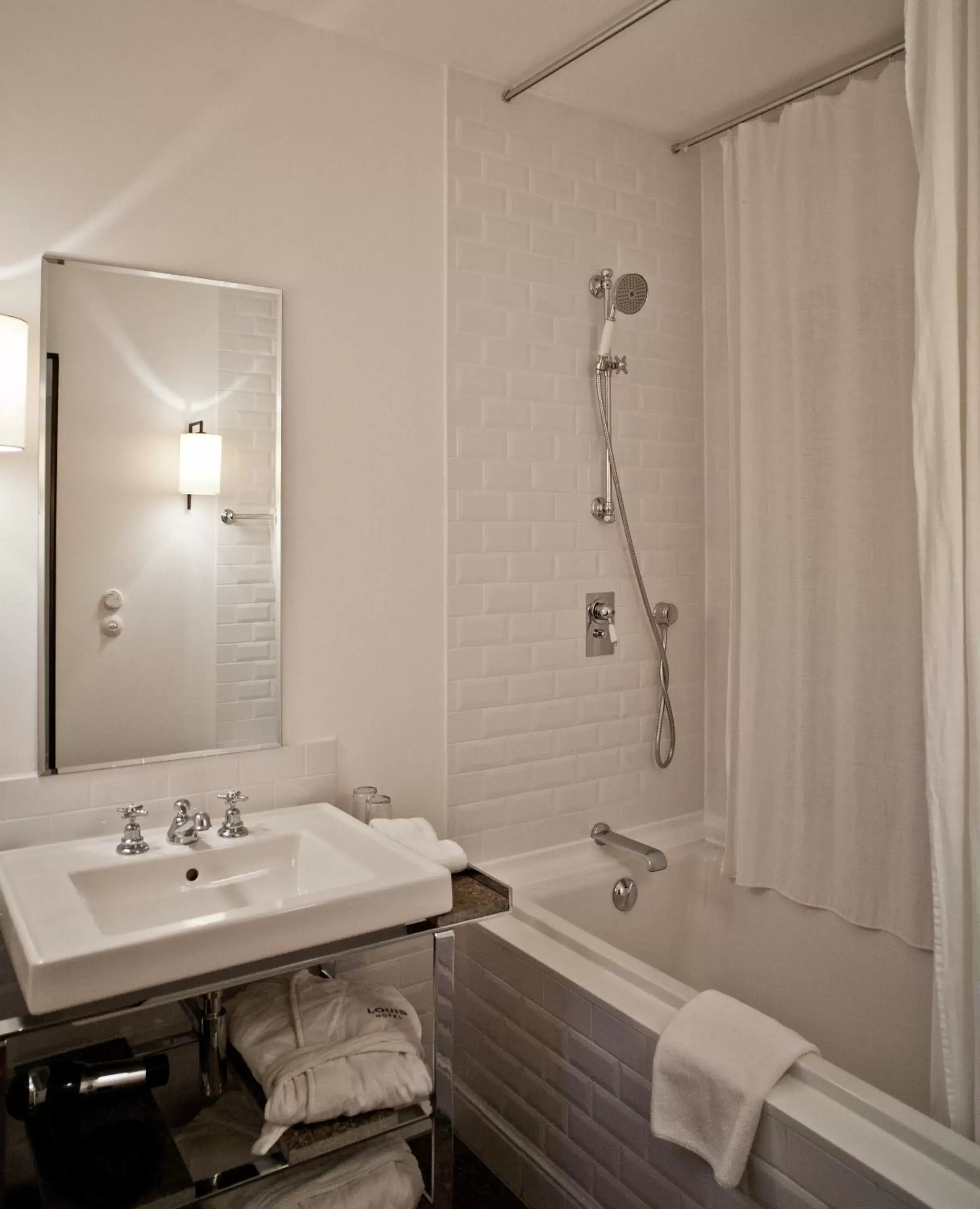 Bathroom in Louis Hotel
