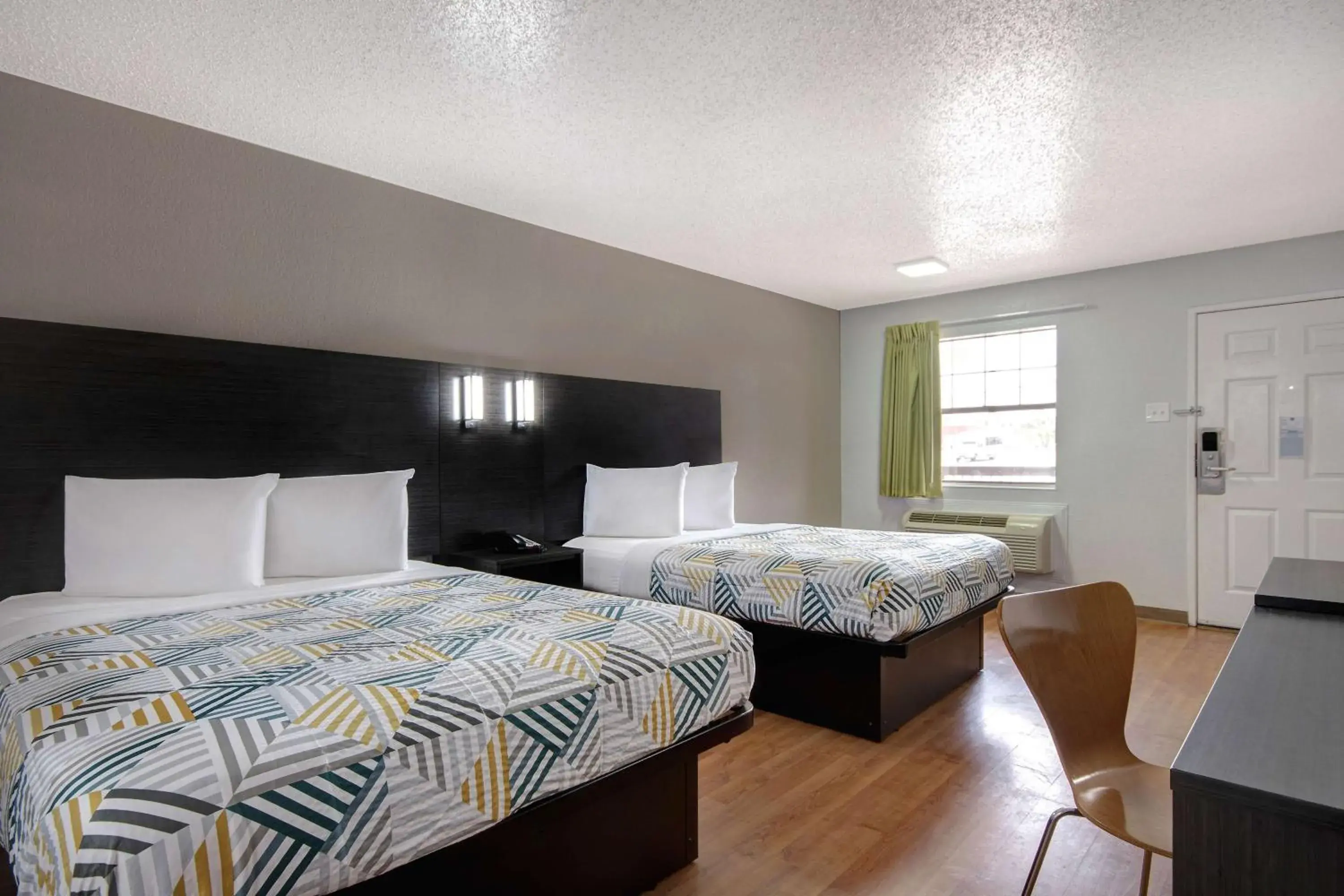 Bedroom, Bed in Motel 6-San Antonio, TX - Northwest Medical Center