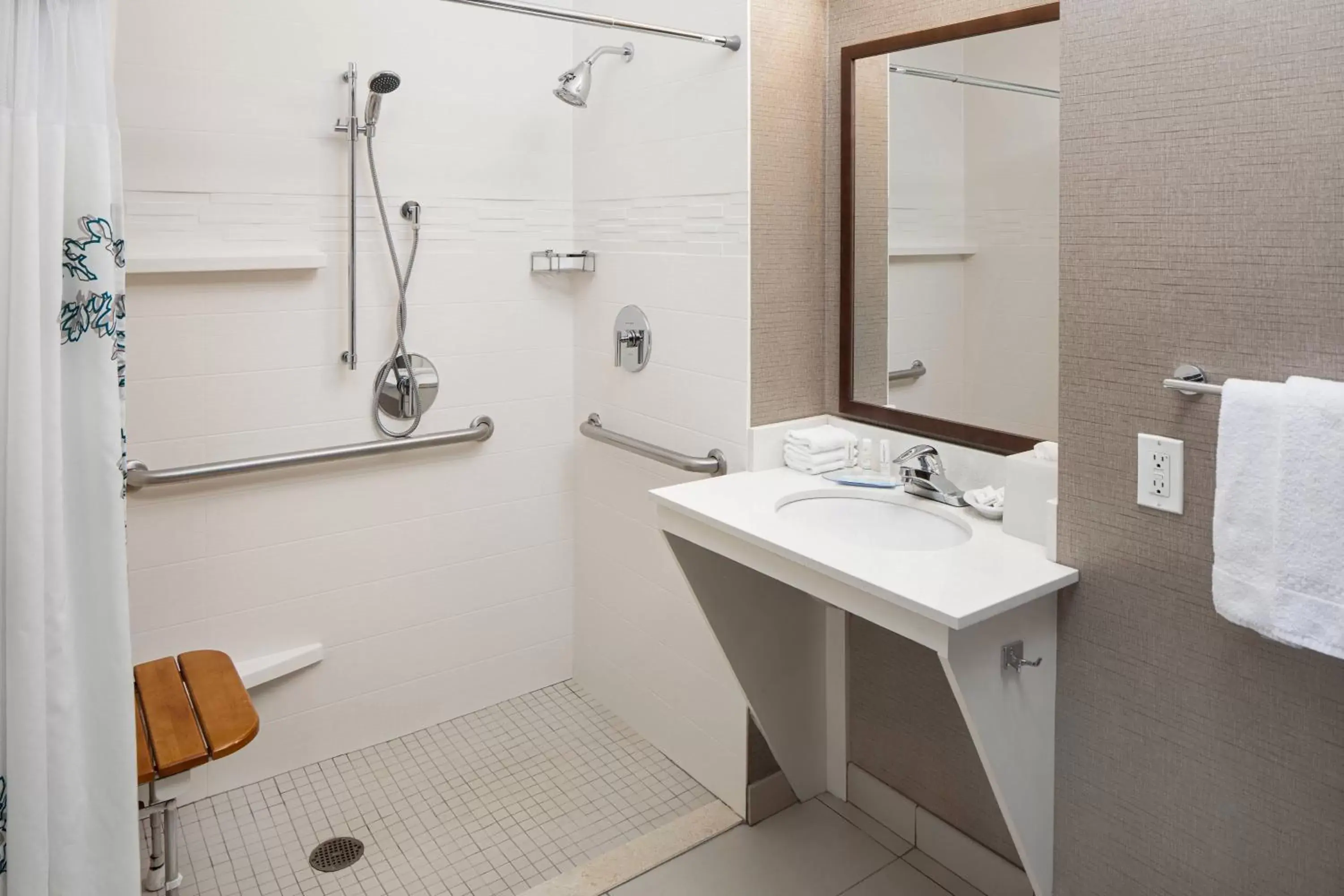 Bathroom in Residence Inn Palo Alto Mountain View