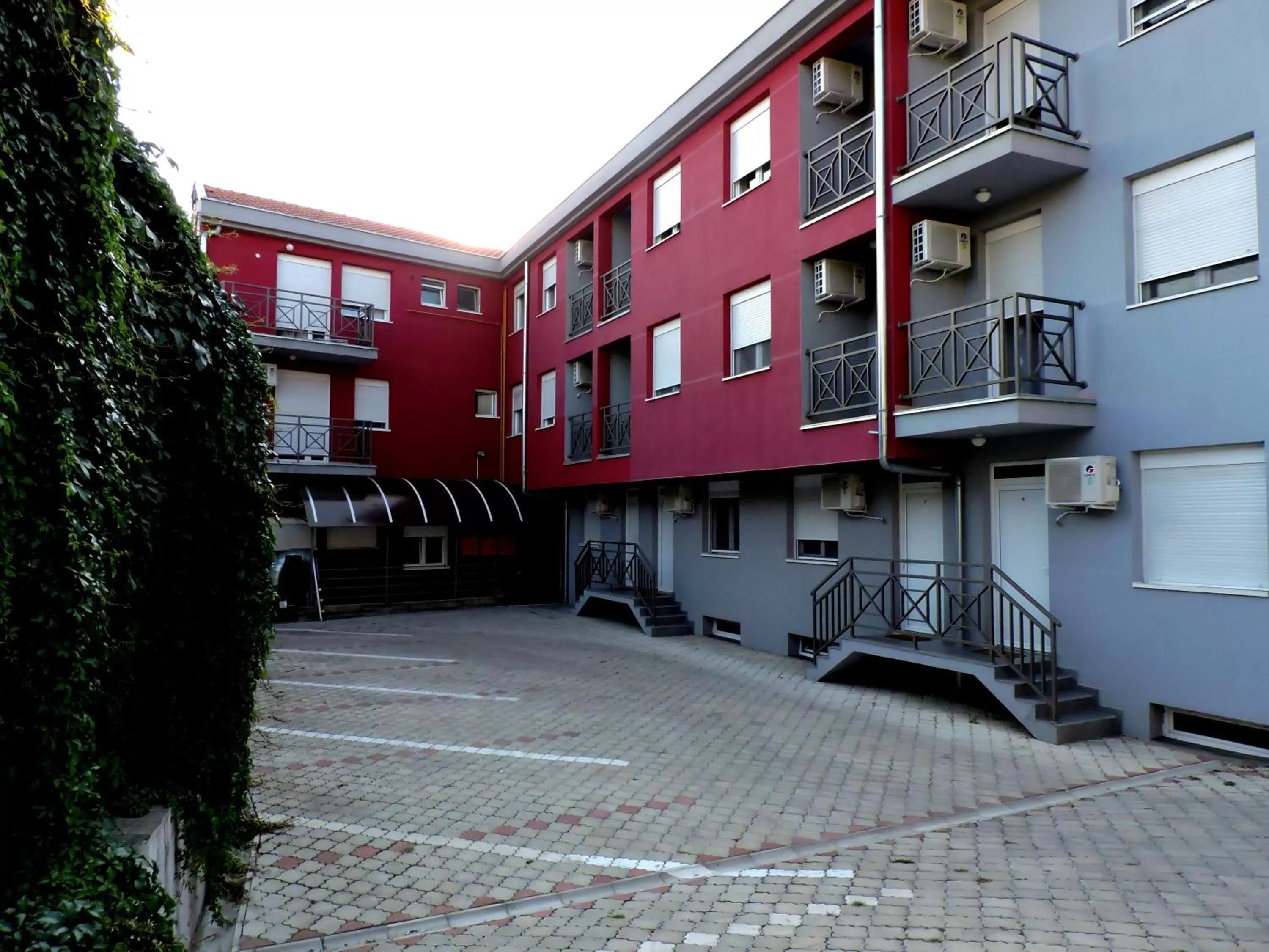 Property building in B&B Zmajevo Gnezdo 021