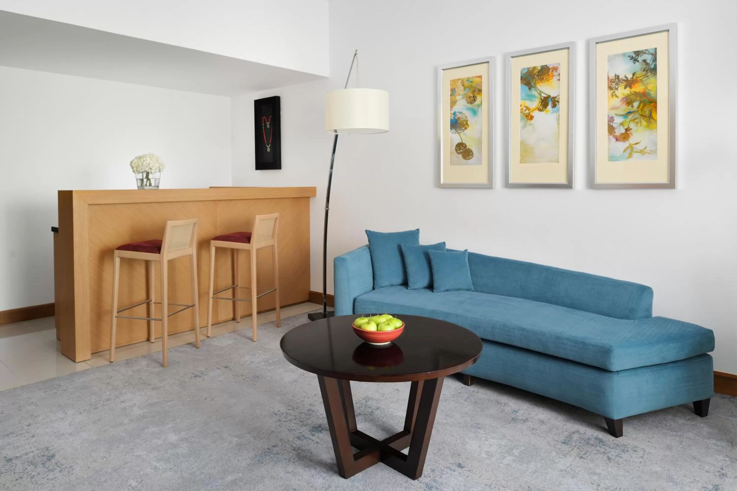 Living room in Mövenpick Hotel Jumeirah Beach