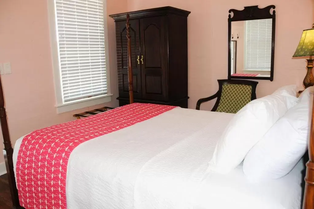 Deluxe Queen Room in The Porch on Frances Inn - Adults Exclusive