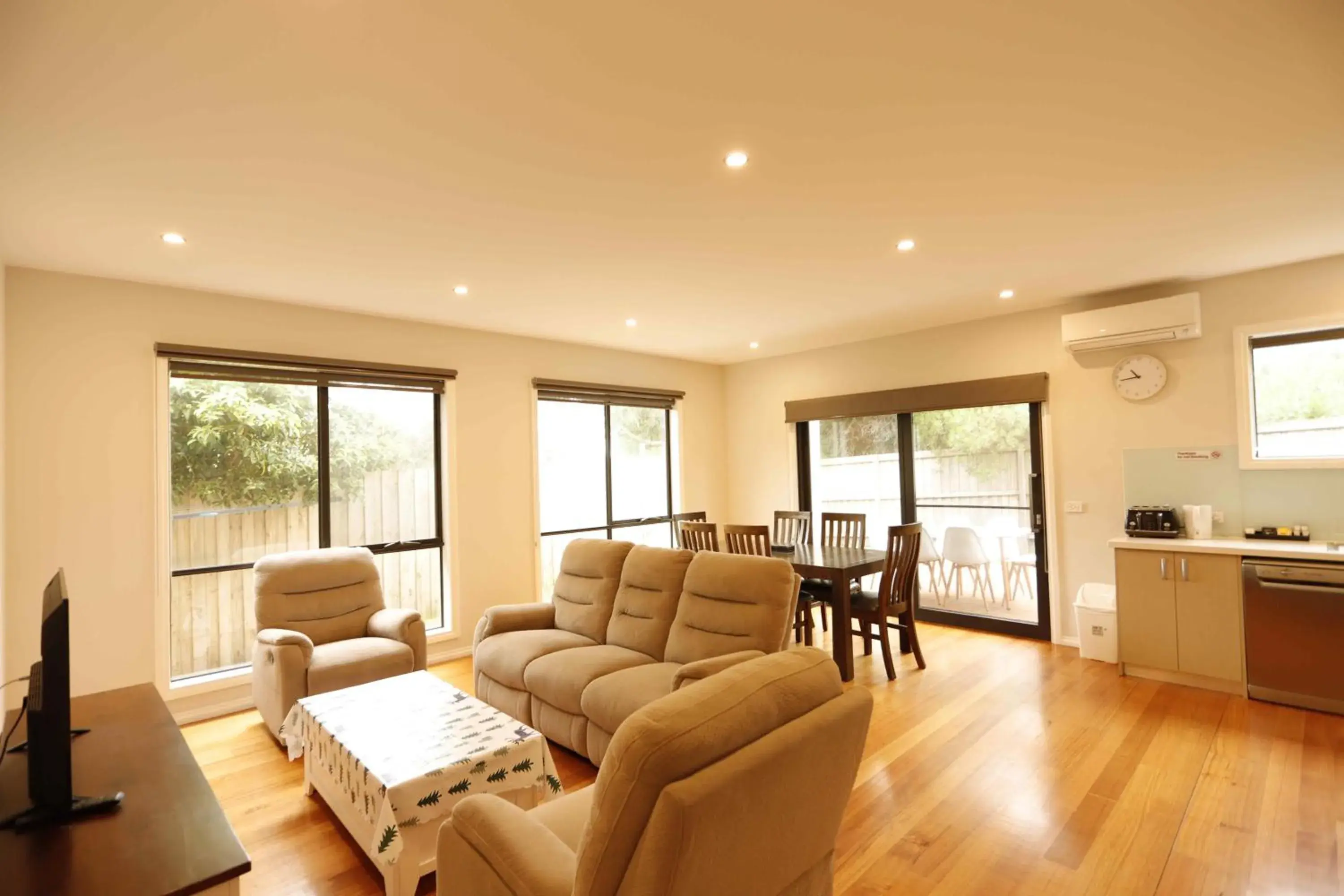 Seating Area in Apollo Bay Seal Apartments