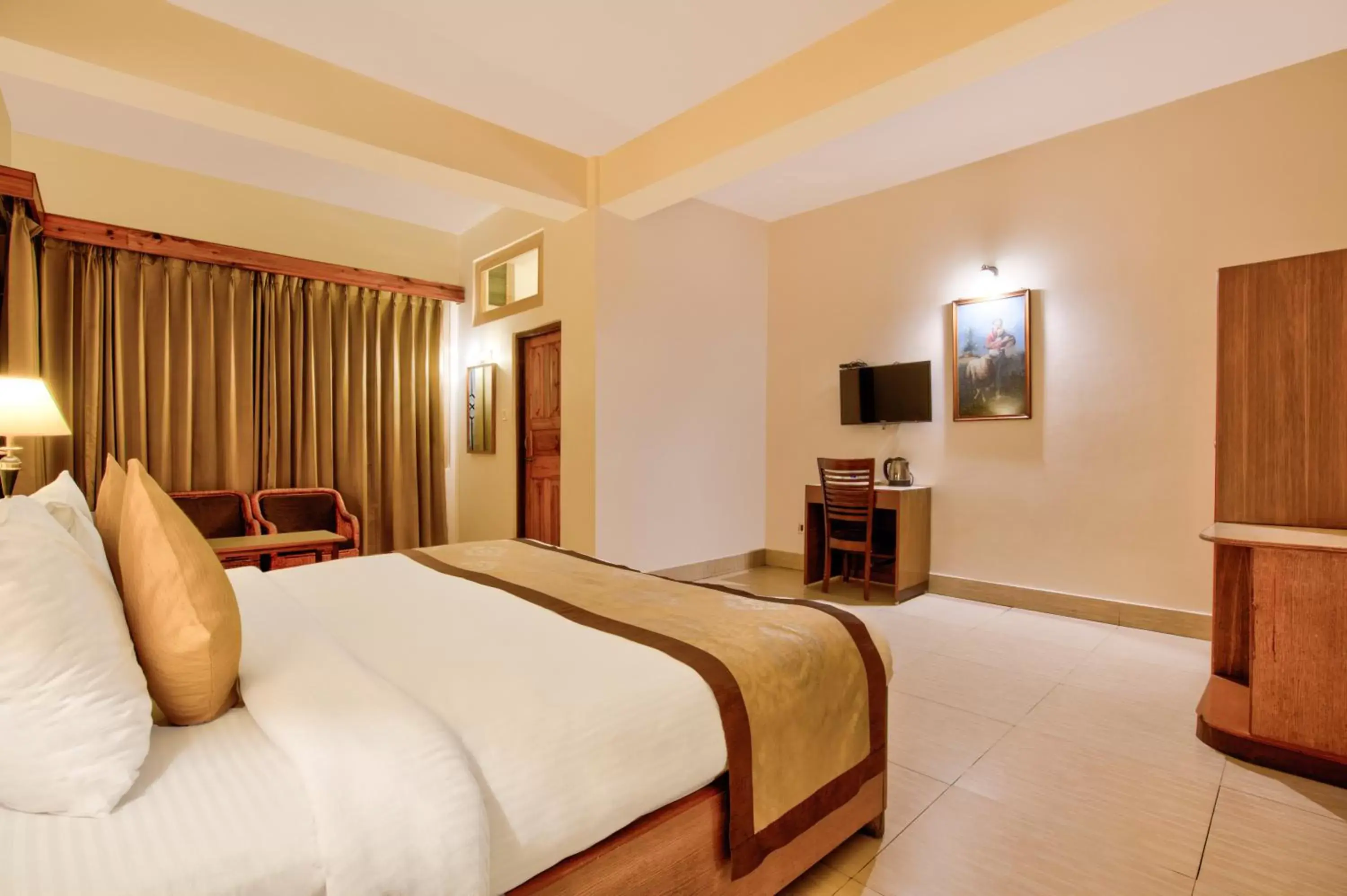 Bed in Summit Ttakshang Residency Hotel & Spa