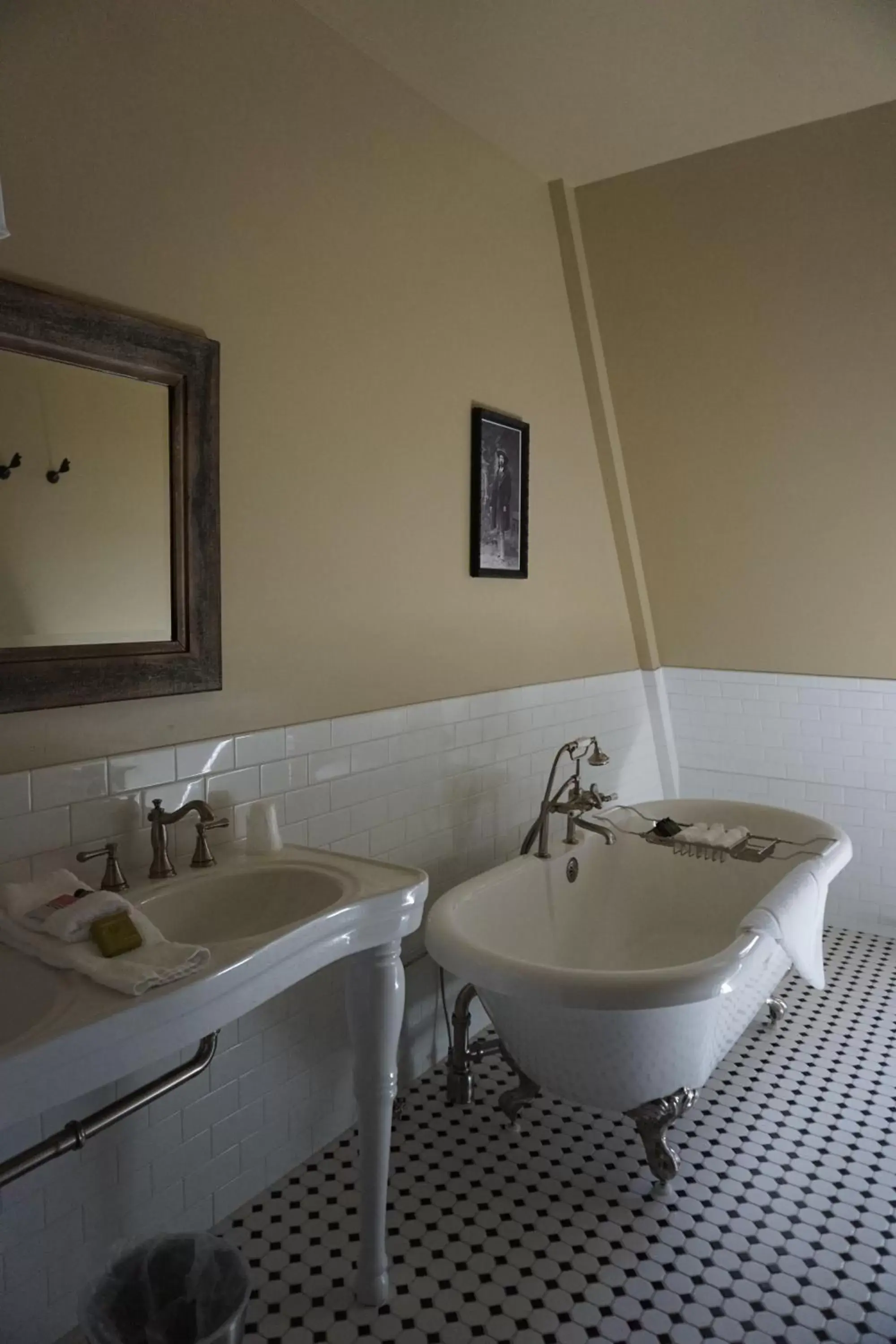 Bathroom in Sheridan Inn - Best Western Signature Collection