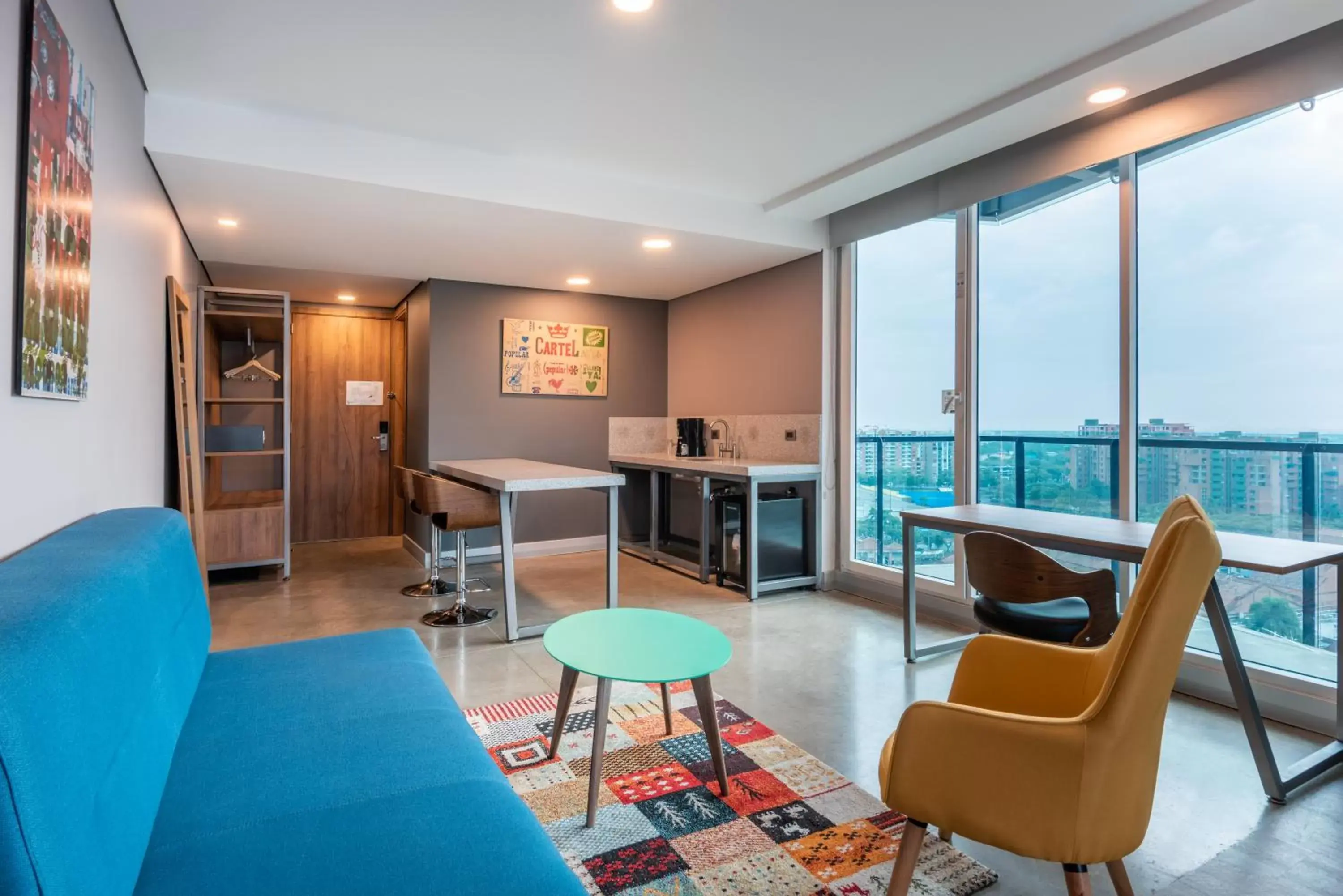 Kitchen or kitchenette, Seating Area in Hotel Spirito by Spiwak