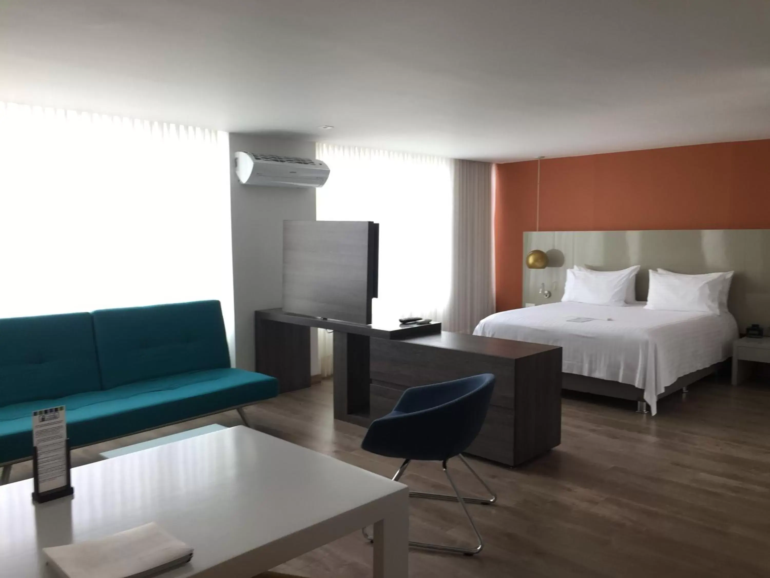 Photo of the whole room in Hotel Holiday Inn Express & Suites Medellin, an IHG Hotel