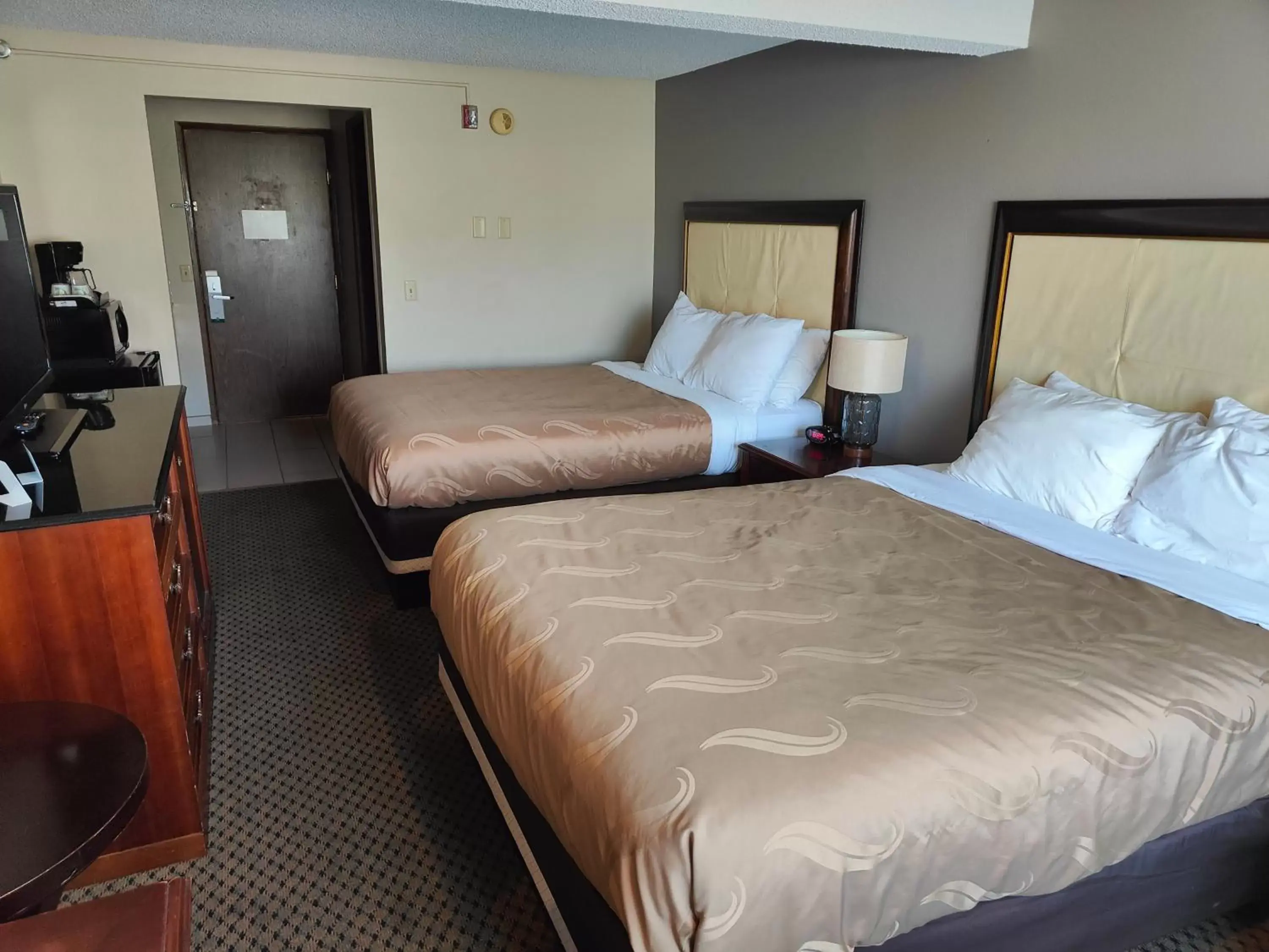 Bed in Roosevelt Hotel Bed in Roosevelt Hotel