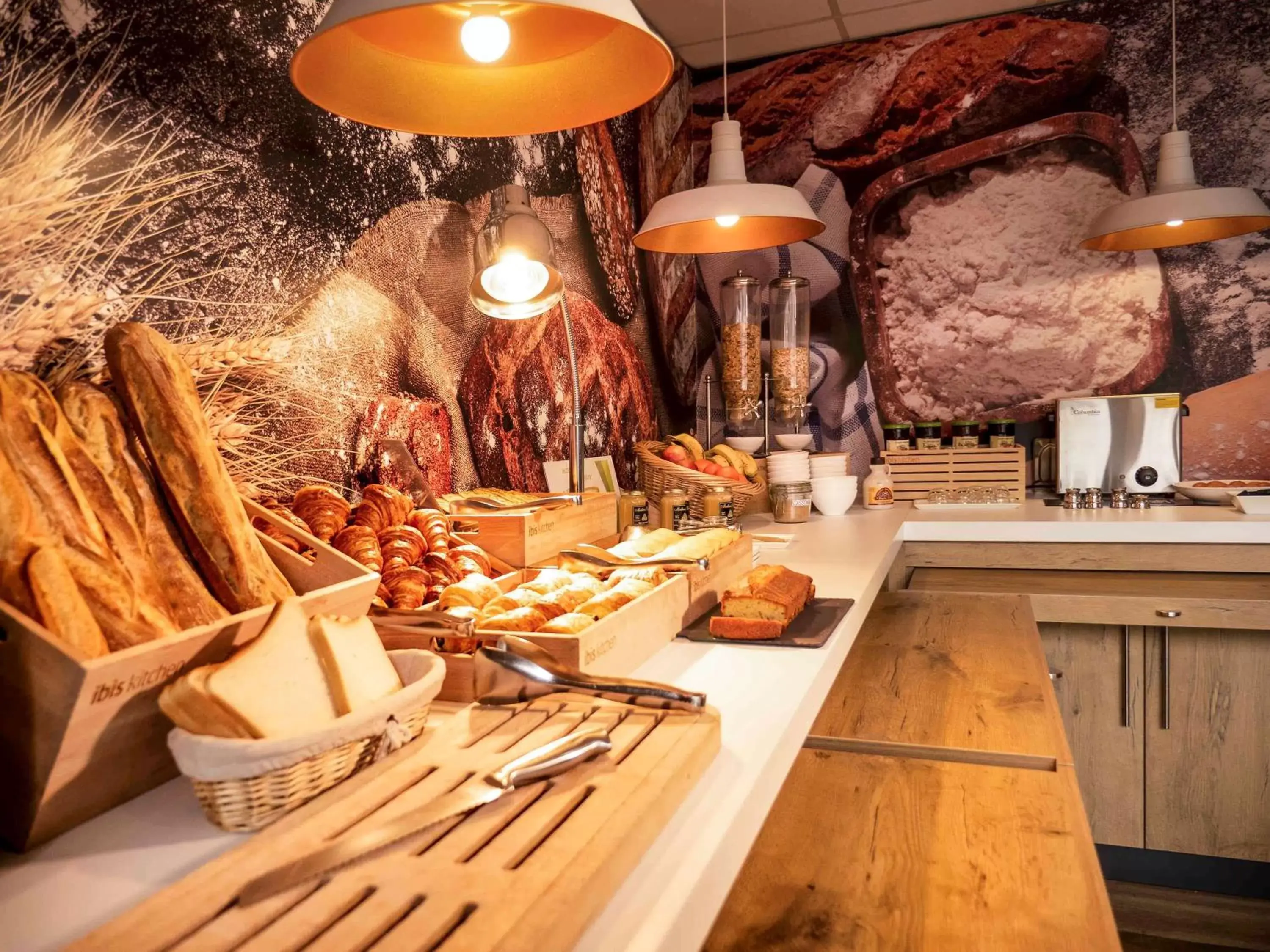 Restaurant/places to eat in ibis Carcassonne Centre - La Cité