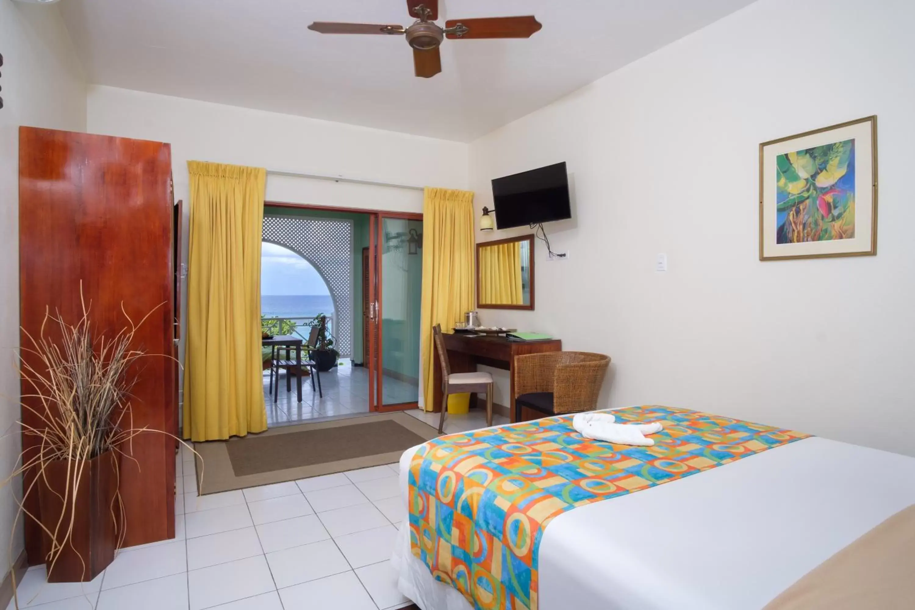 Bedroom in Hibiscus Lodge Hotel