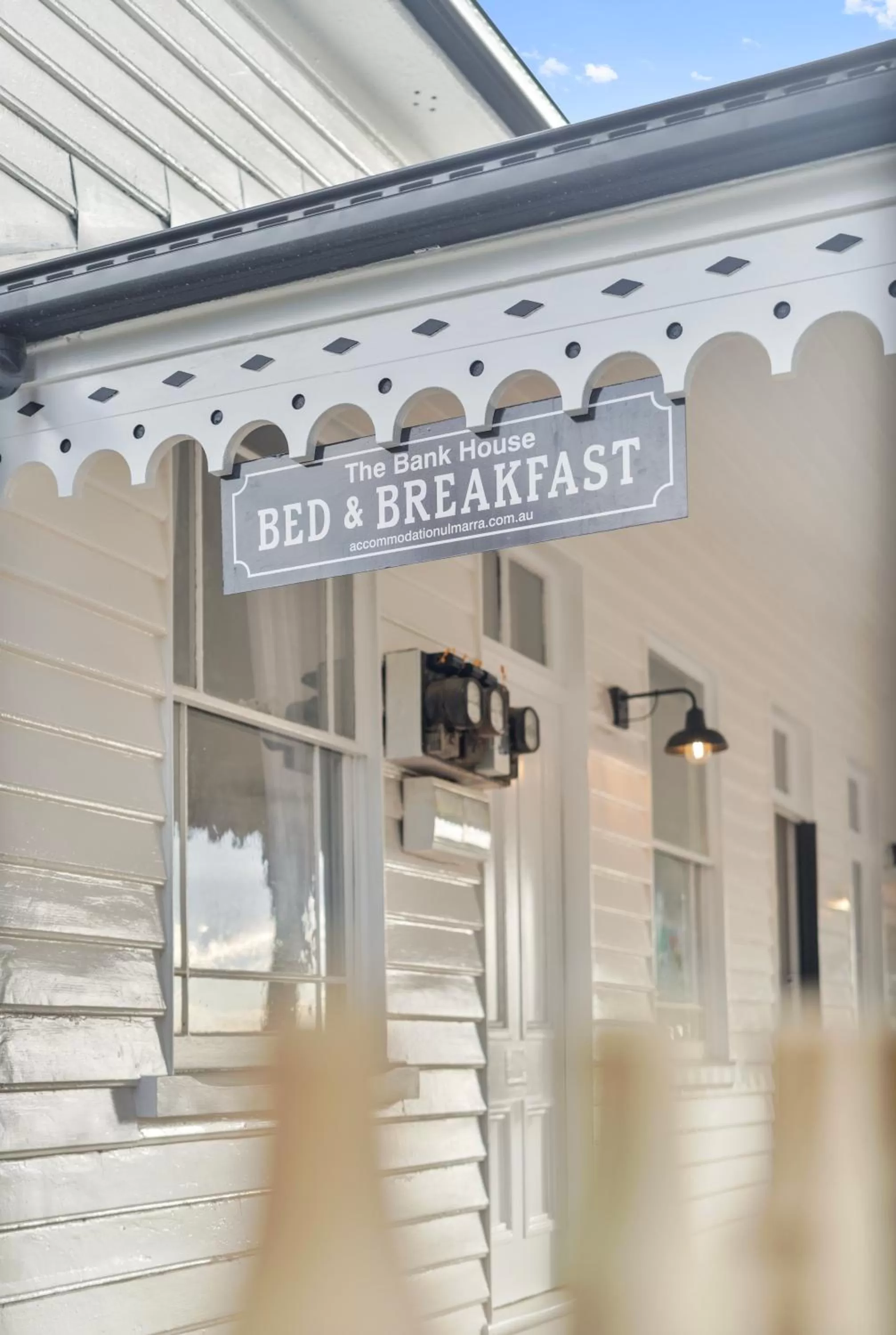 Logo/Certificate/Sign in The Bank House Ulmarra