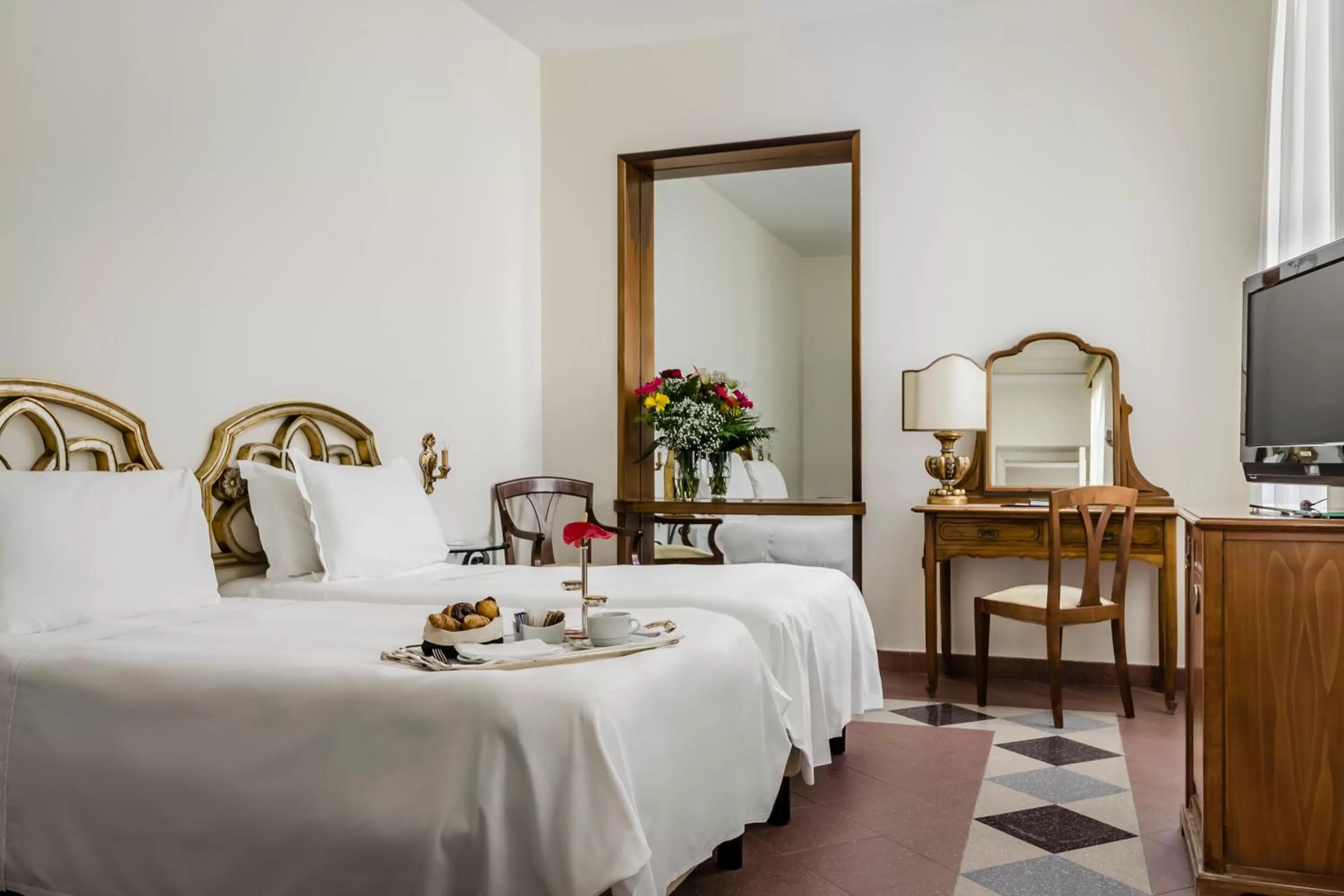 TV and multimedia, Bed in Eurostars Centrale Palace Hotel