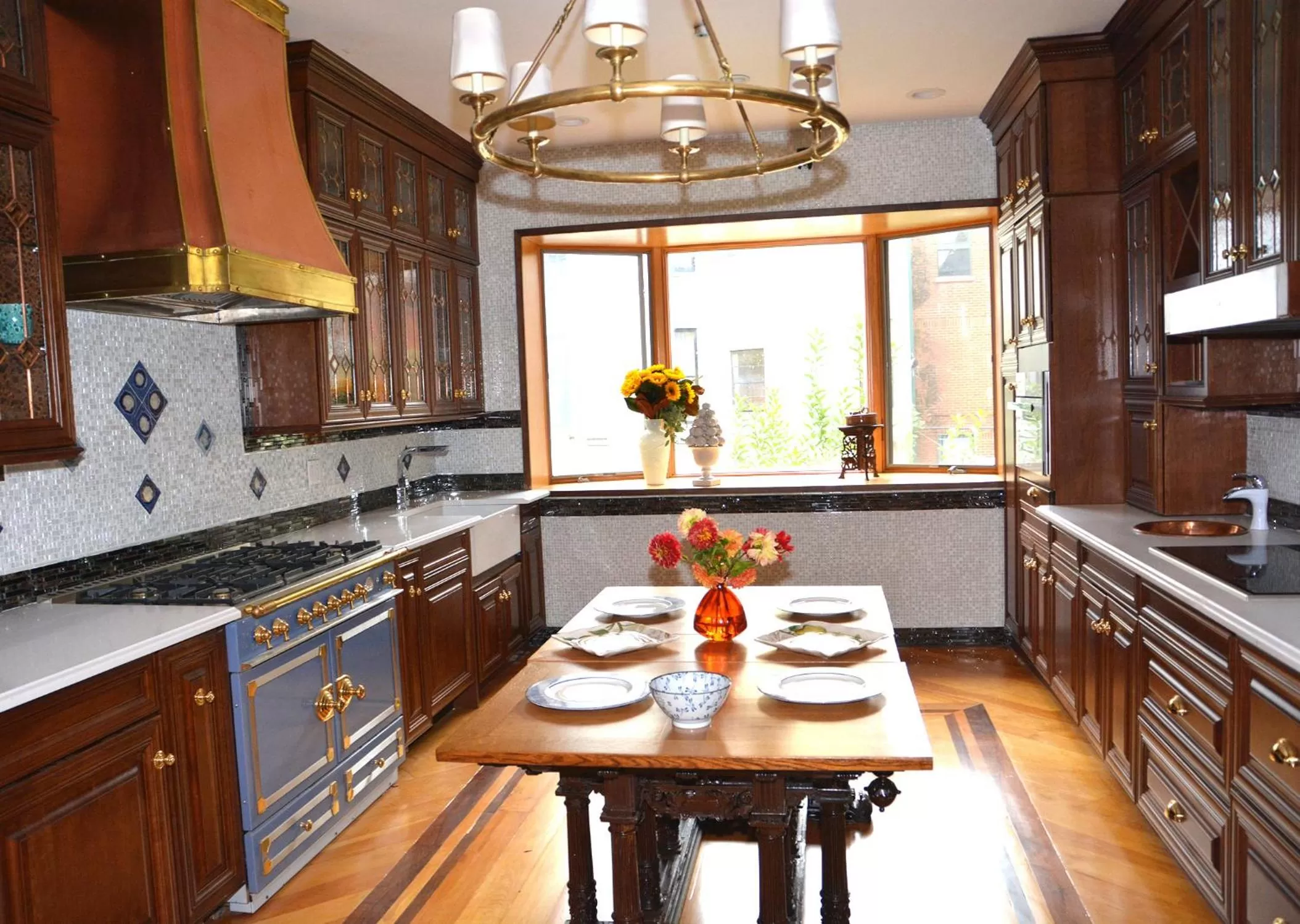 Property building, Kitchen/Kitchenette in Northern Lights Mansion