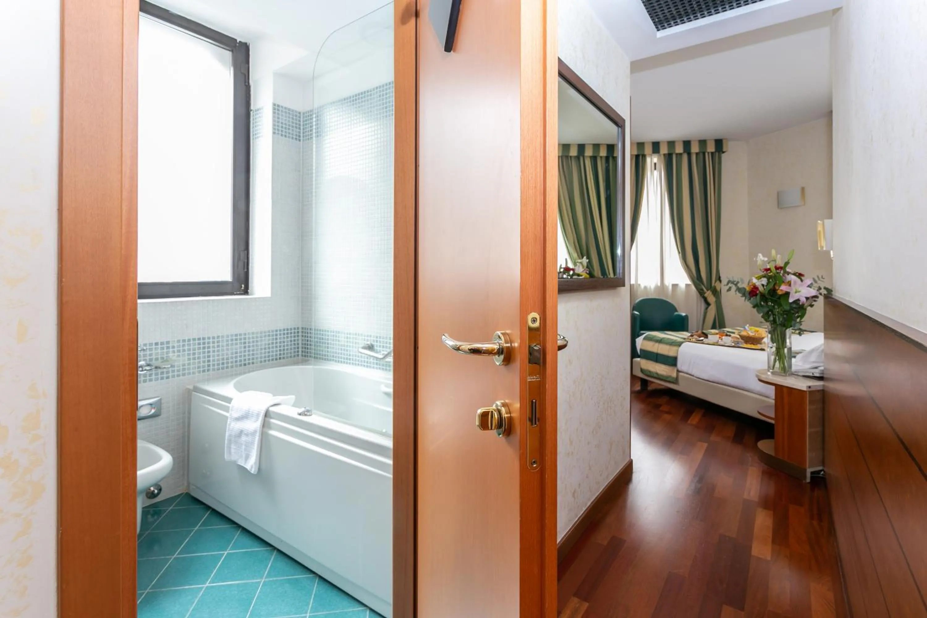 Photo of the whole room, Bed in Hotel Mirage Sure Hotel Collection by Best Western