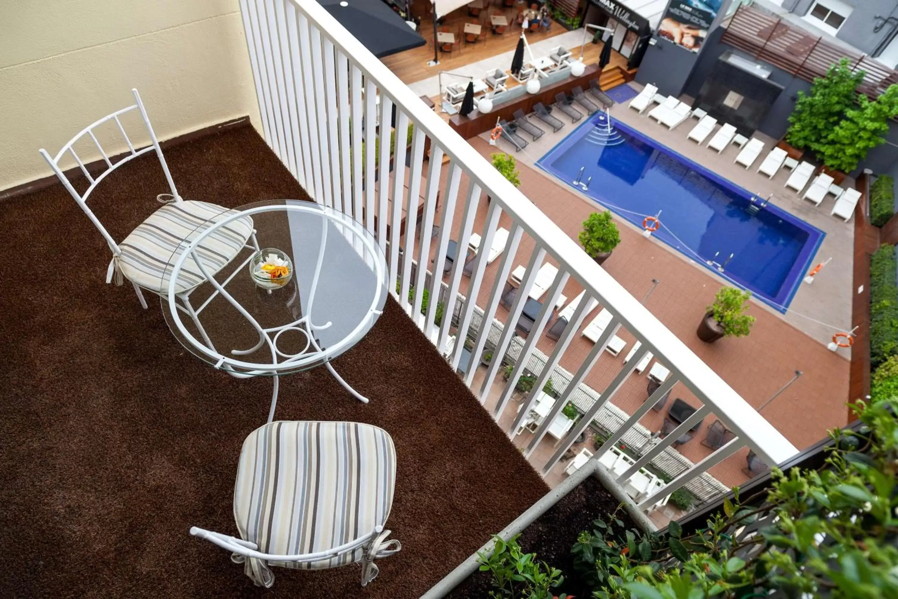 Bedroom, Pool View in Wellington Hotel & Spa Madrid