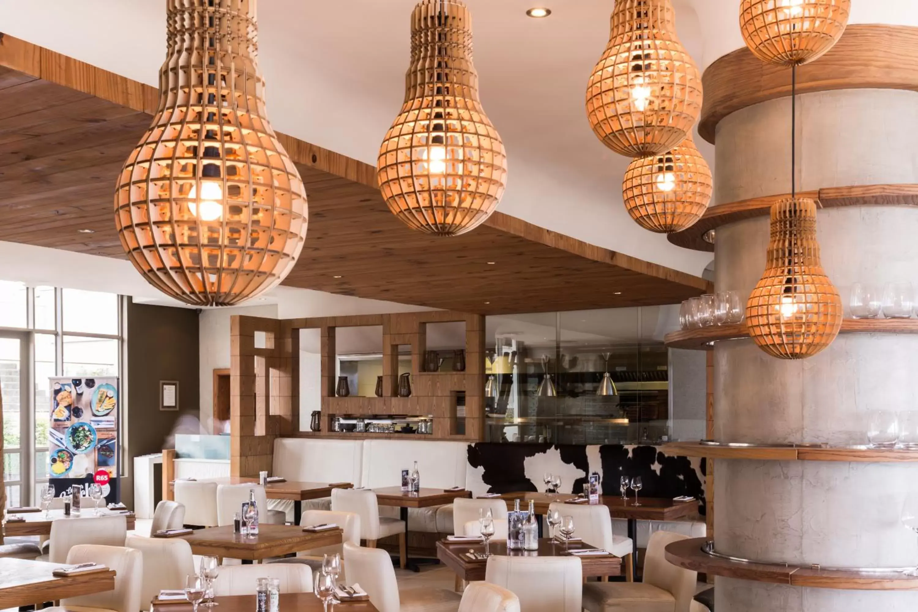 Restaurant/Places to Eat in Holiday Inn Express Durban - Umhlanga, an IHG Hotel