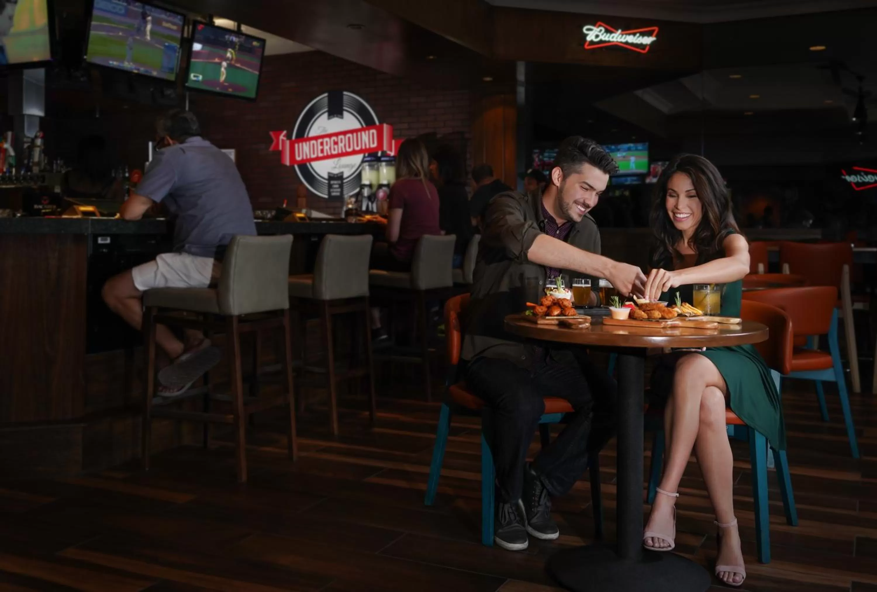 Lounge or bar in OYO Hotel and Casino Las Vegas