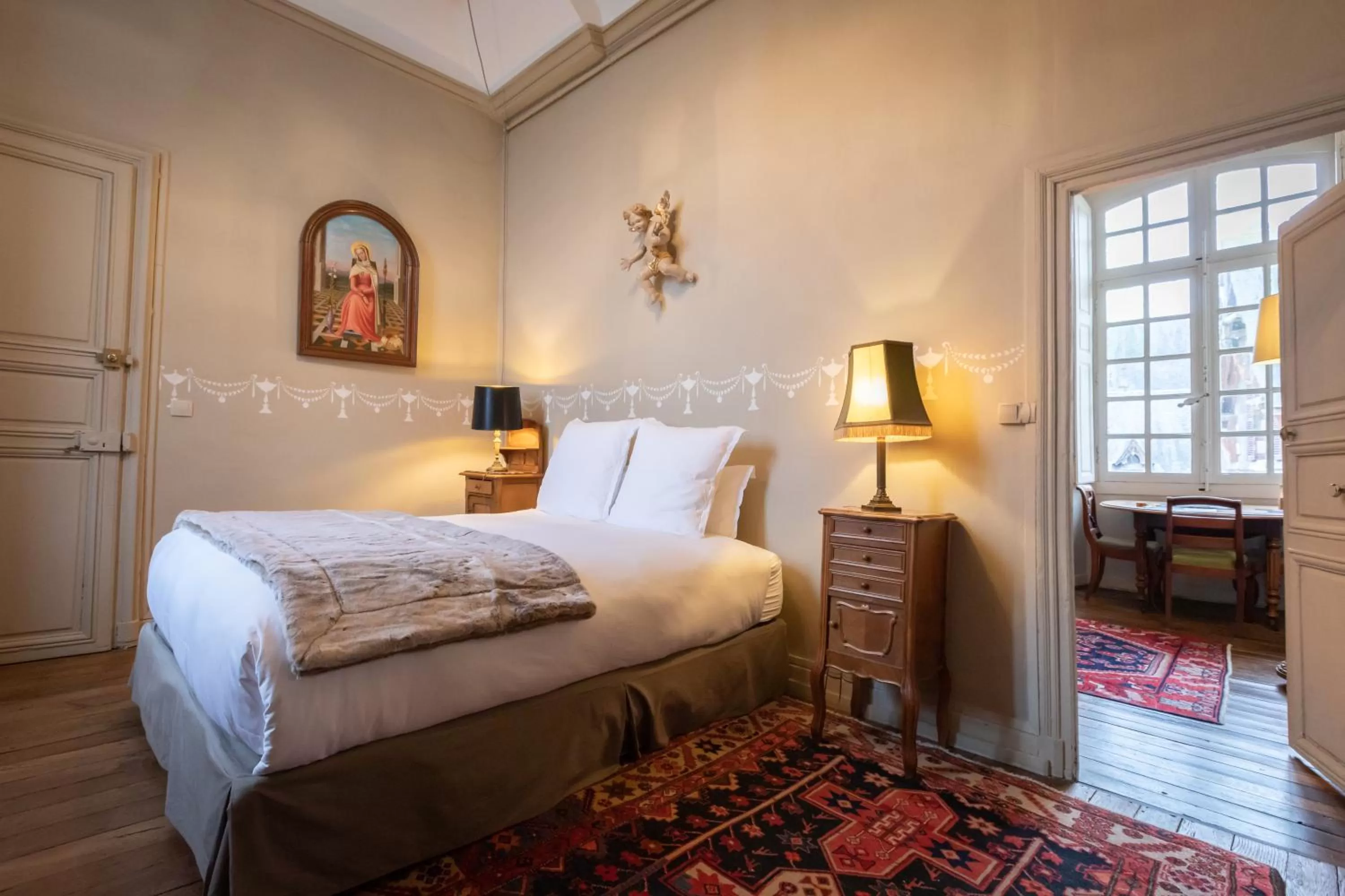Bed in L'Hotel de Panette, Un exceptionnel château en coeur de ville