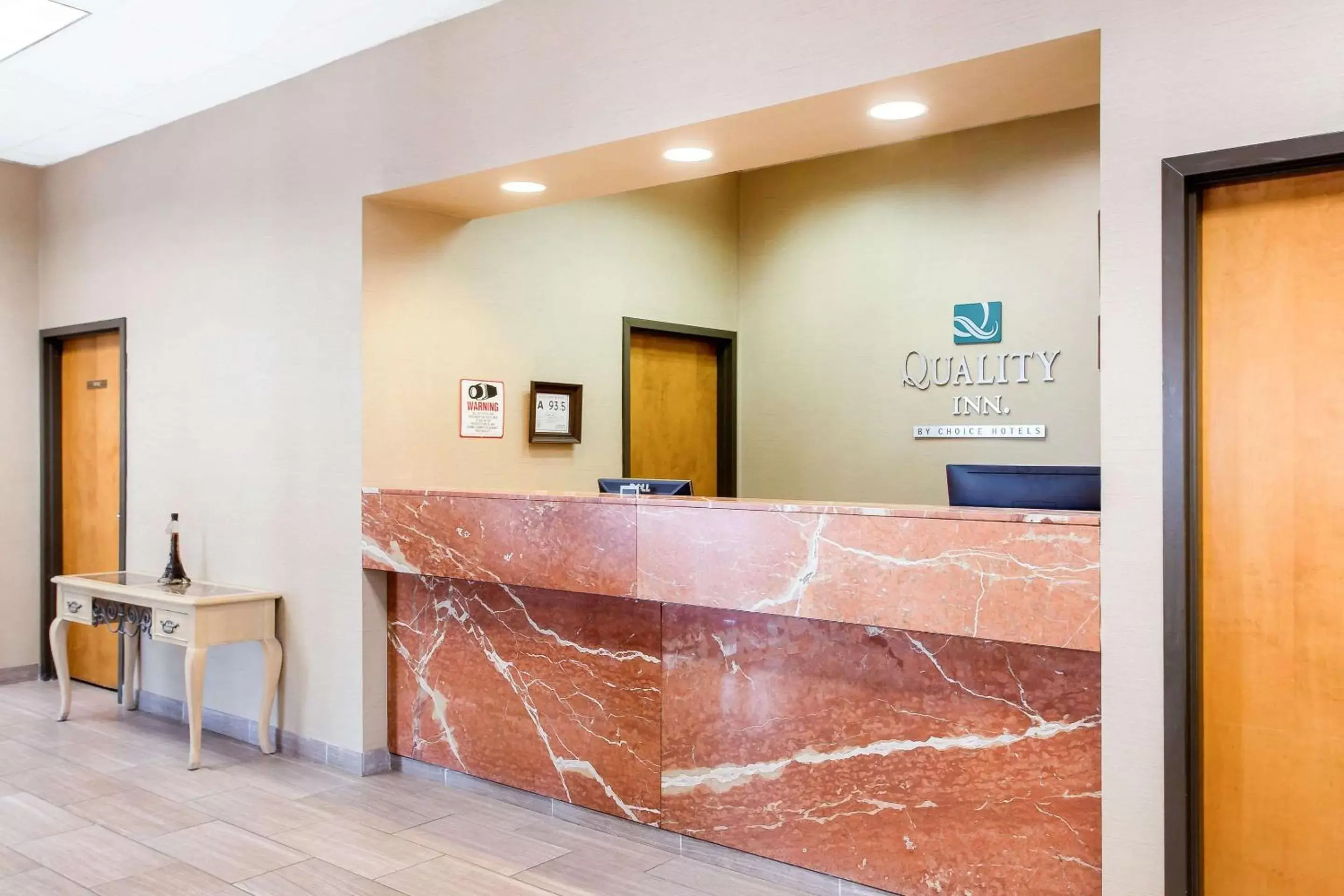 Lobby or reception, Lobby/Reception in Quality Inn Mount Airy Mayberry